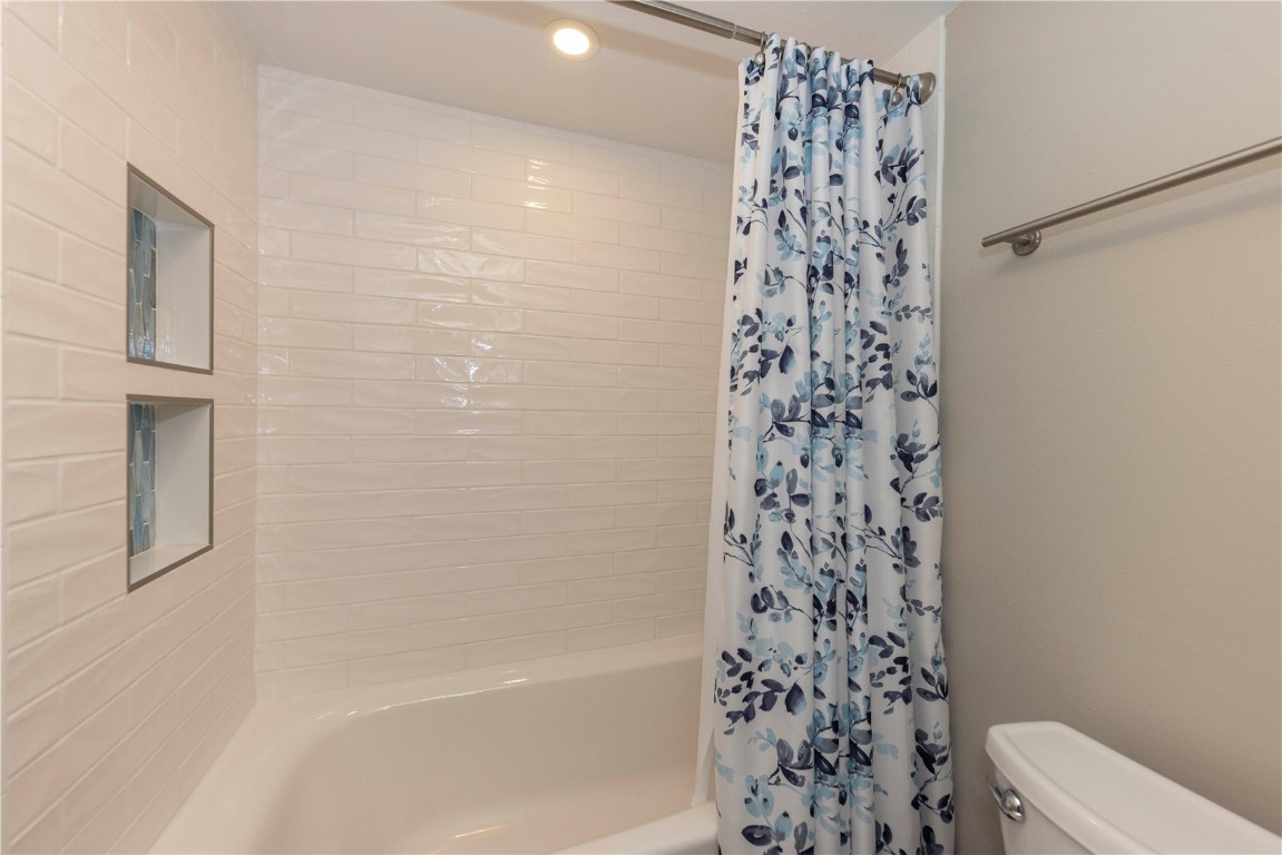 325 Four Oclock ROAD A103