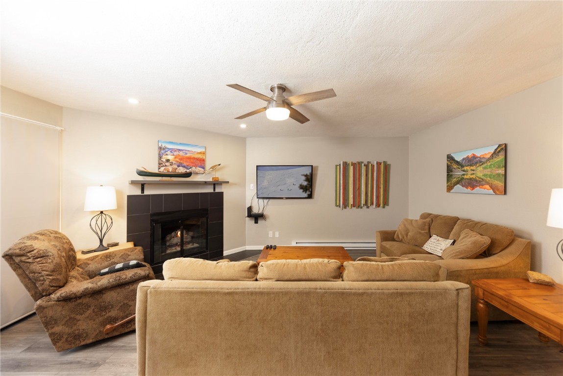 325 Four Oclock ROAD A103