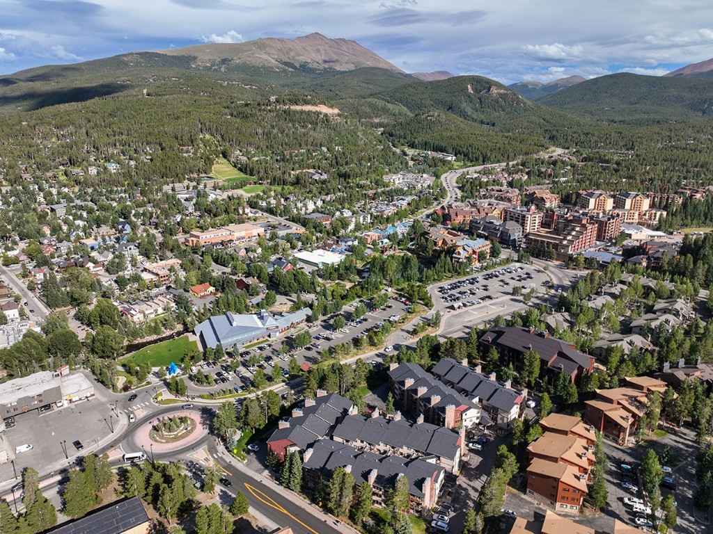 325 Four Oclock ROAD A103