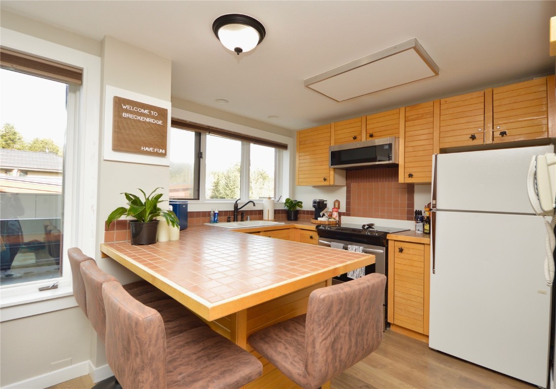 535 S Park AVENUE 215