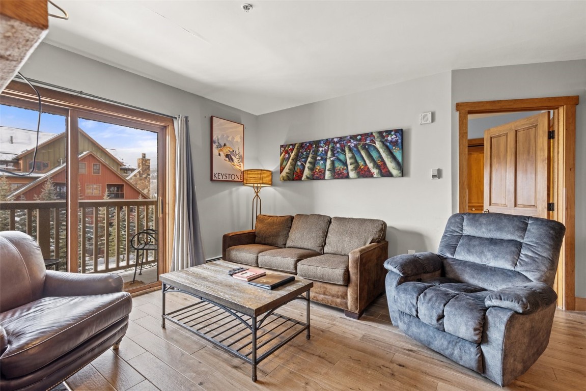 20 Hunki Dori COURT 2294