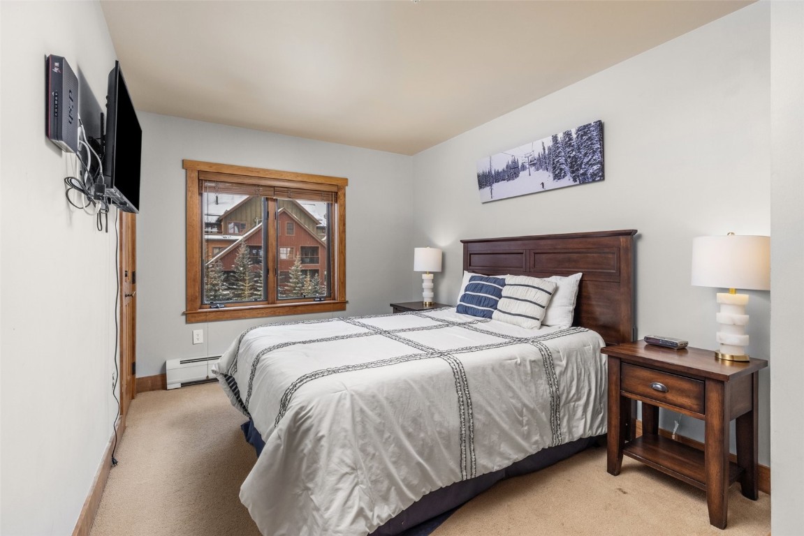 20 Hunki Dori COURT 2294