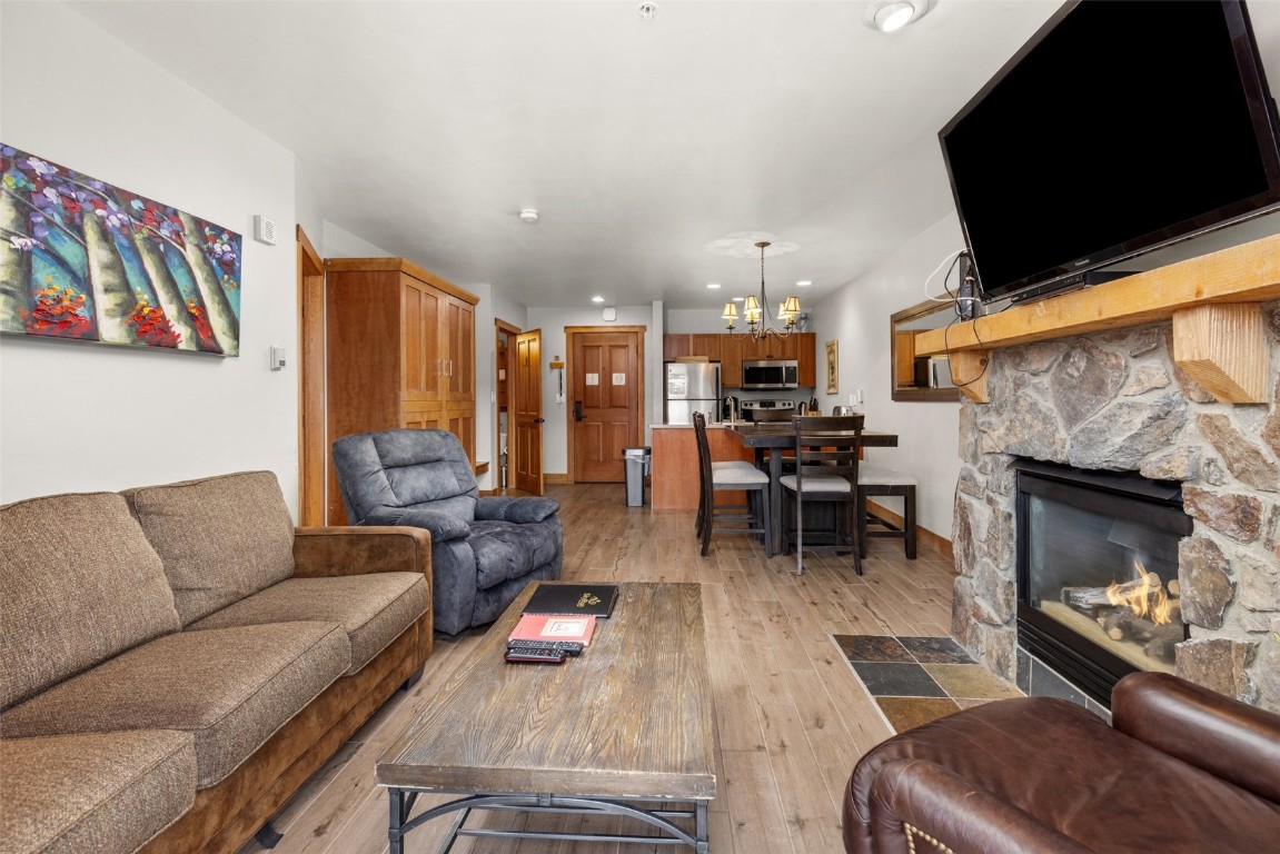 20 Hunki Dori COURT 2294