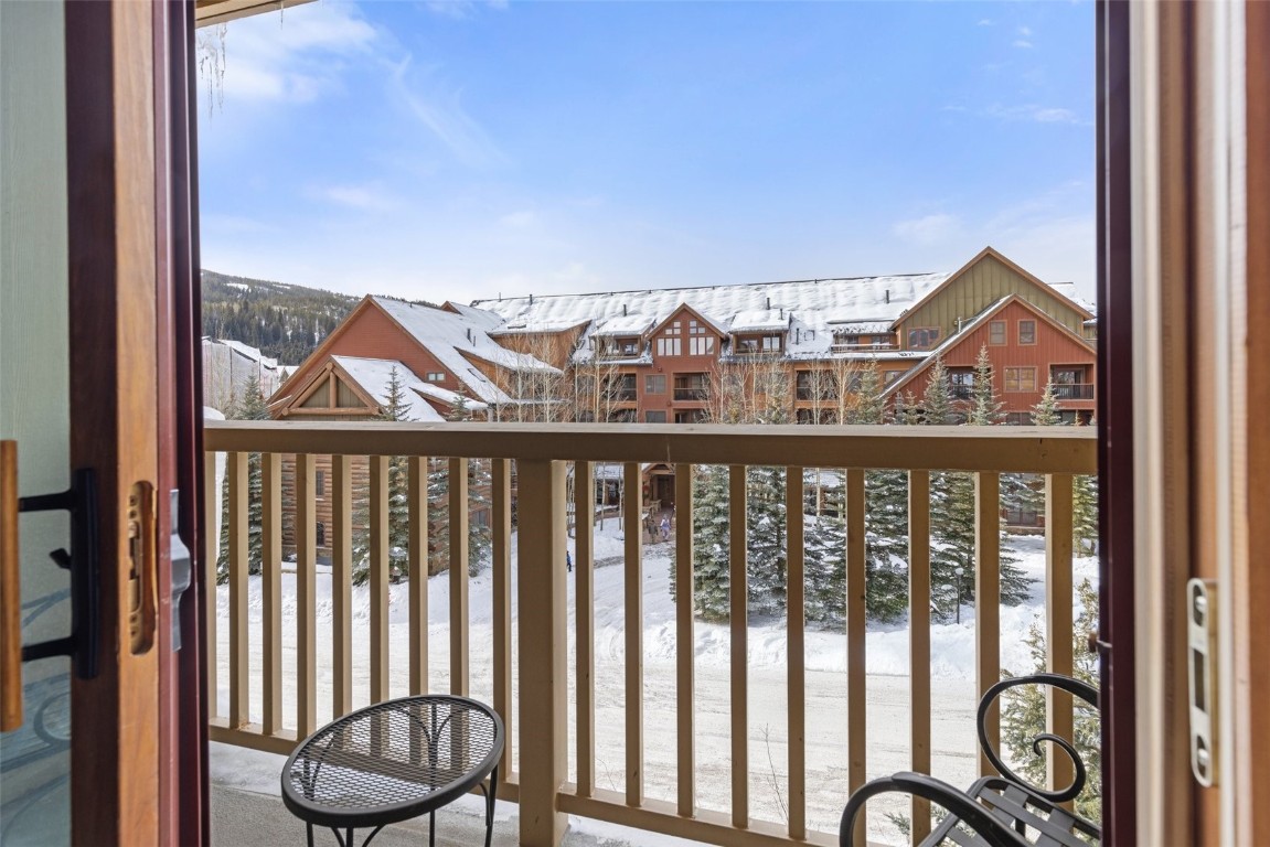 20 Hunki Dori COURT 2294