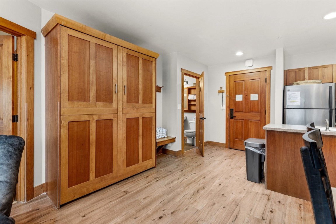 20 Hunki Dori COURT 2294