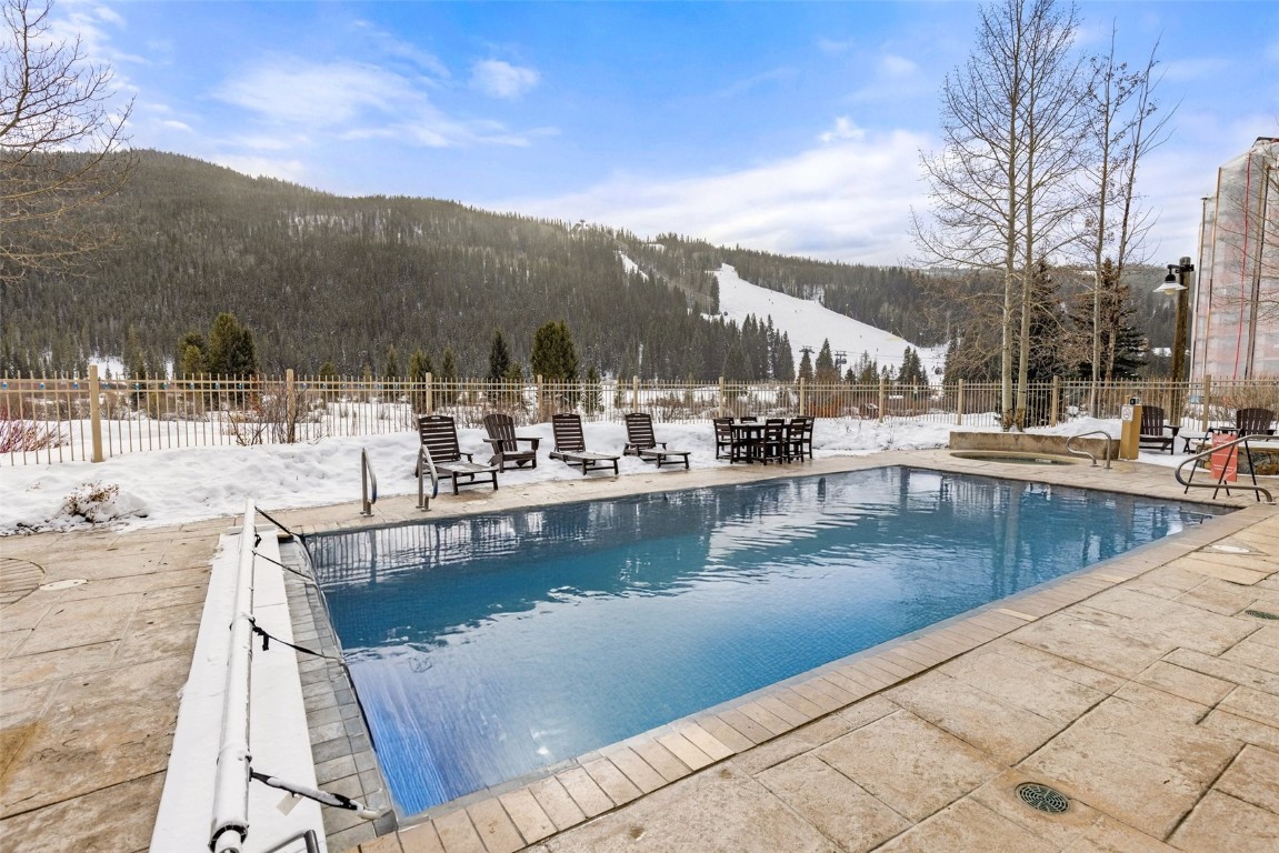 20 Hunki Dori COURT 2294