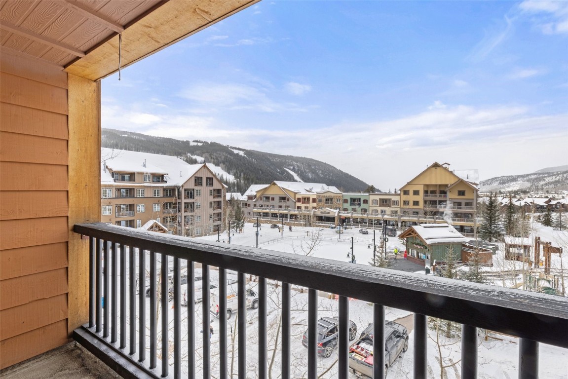 100 Dercum SQUARE 8363