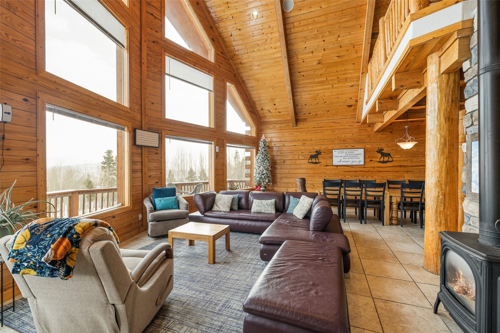 596 Aspen DRIVE