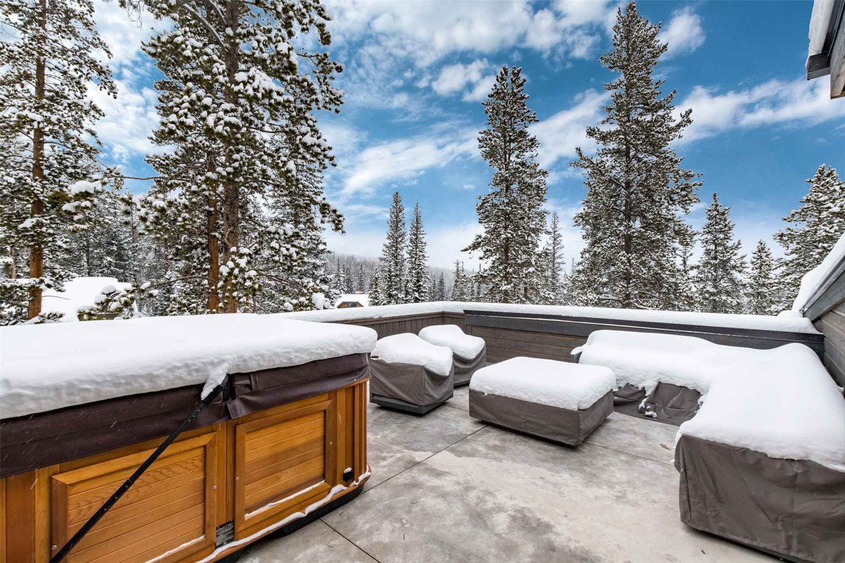 26 North Woods LANE 1