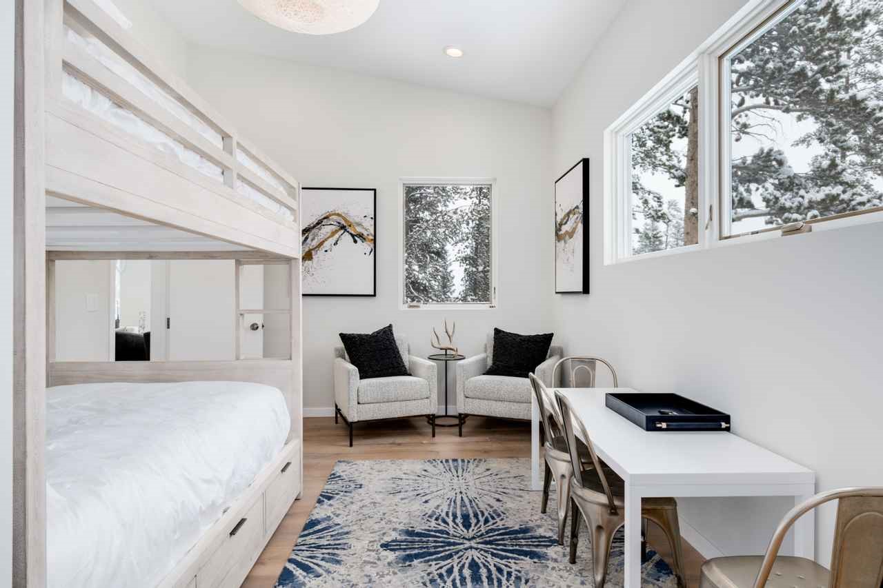 26 North Woods LANE 1