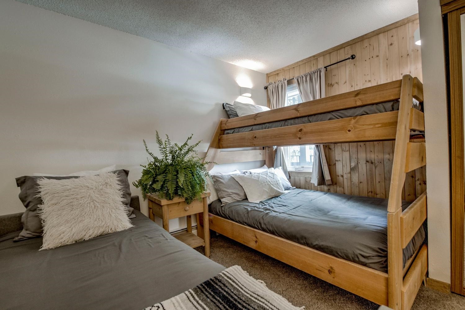 1075 Ski Hill ROAD 46
