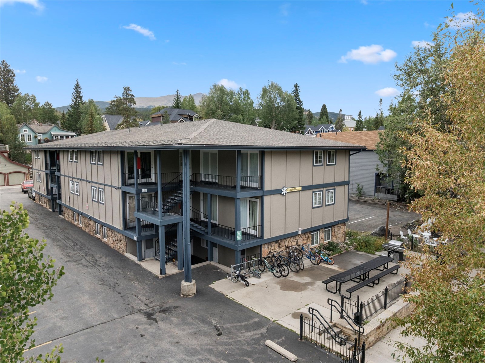 214 N Main STREET 6