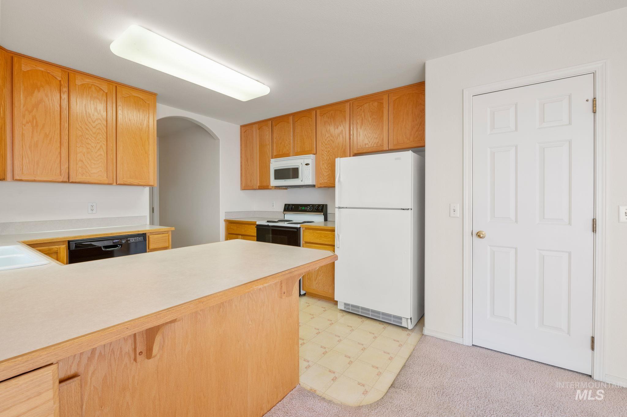 921 Hawthorne St. #b