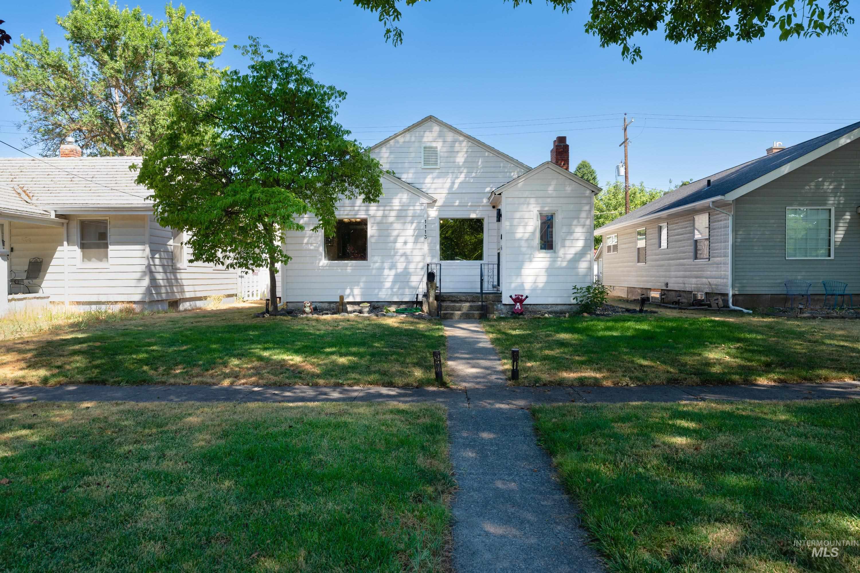 1113 10th Street