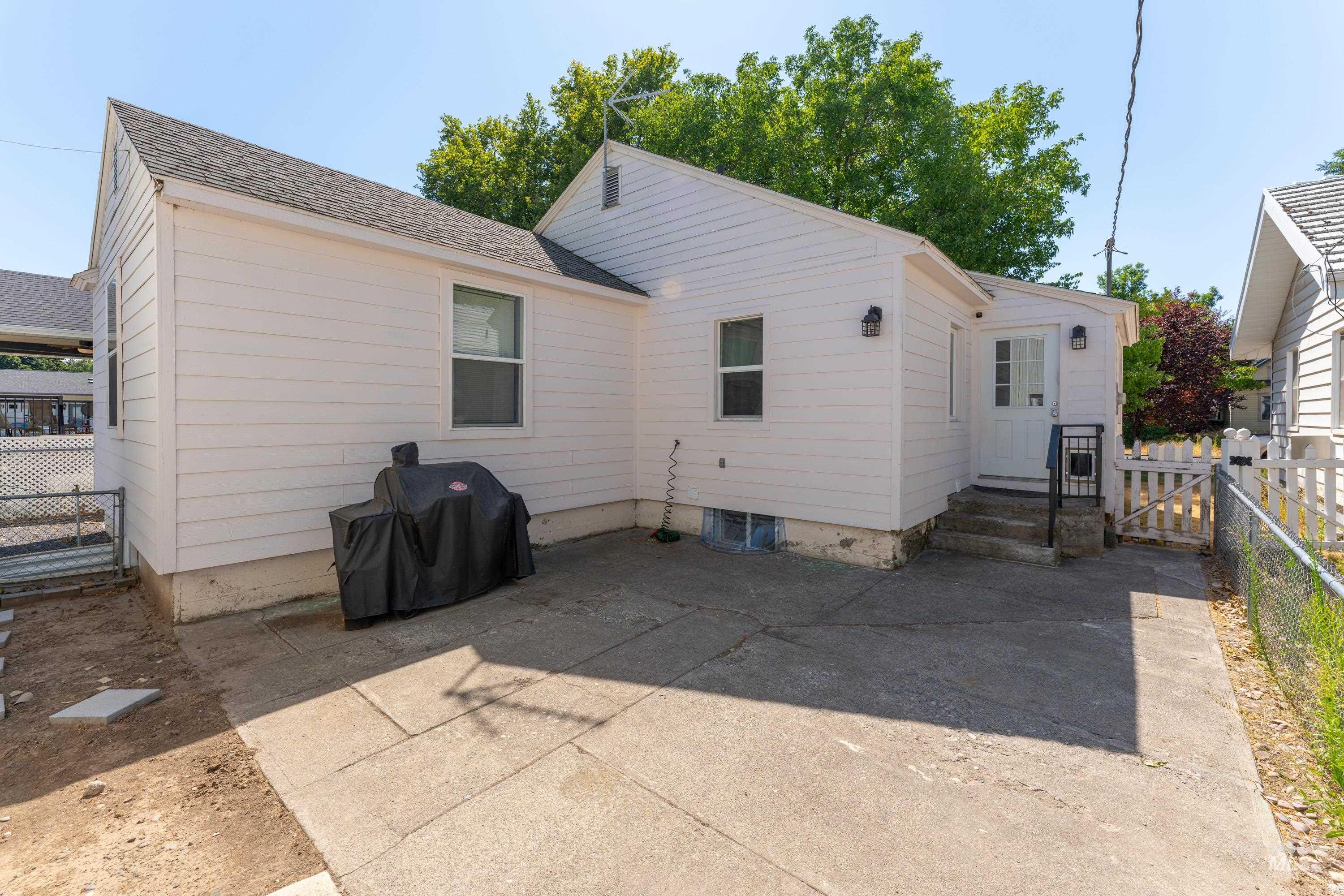 1113 10th Street