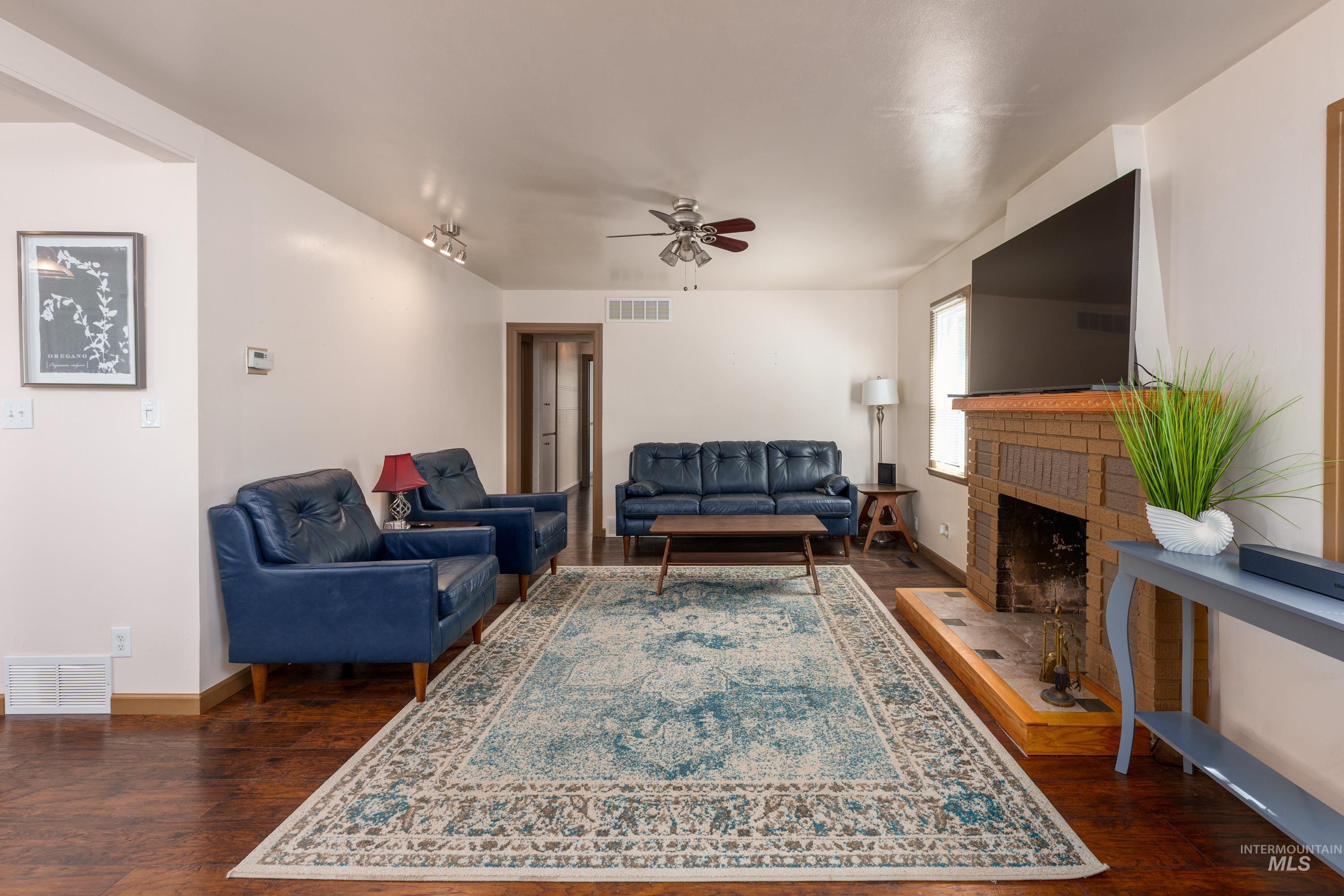 1113 10th Street