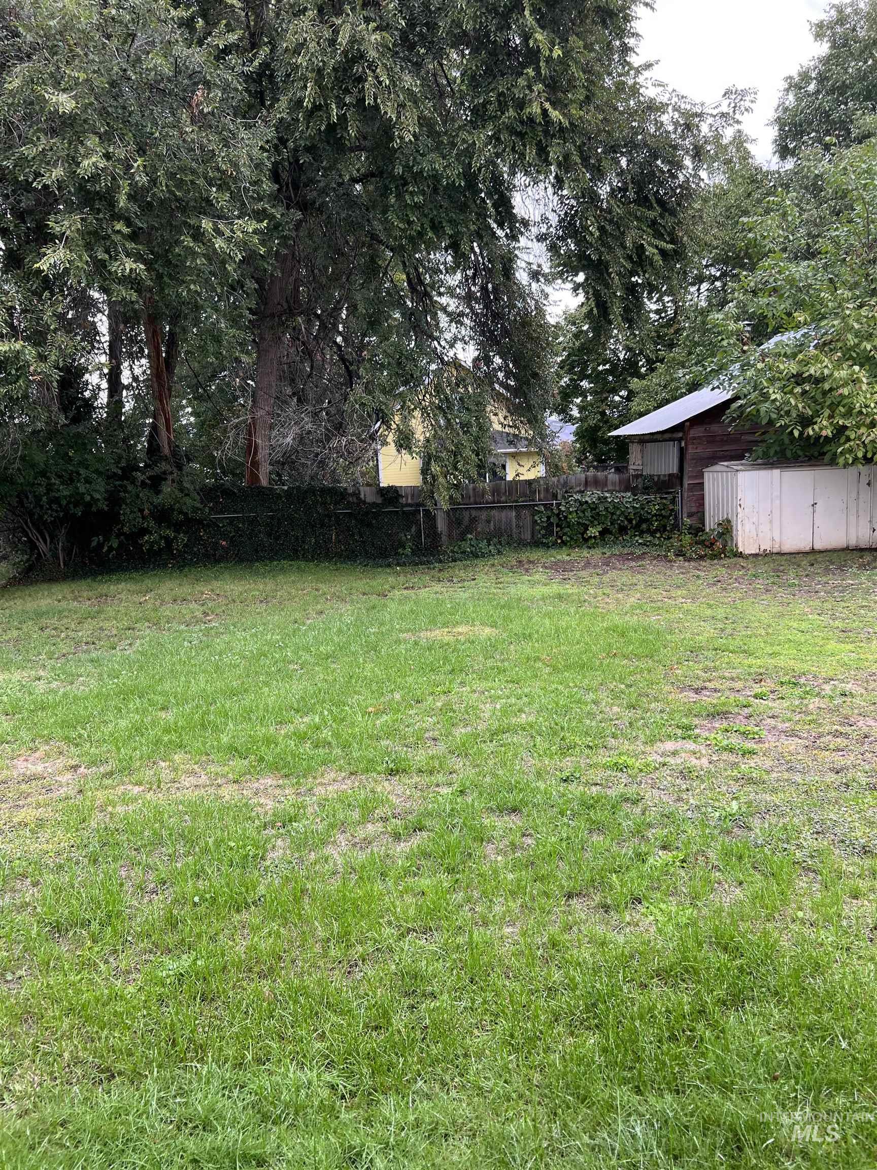 523 & 525 Warner Drive