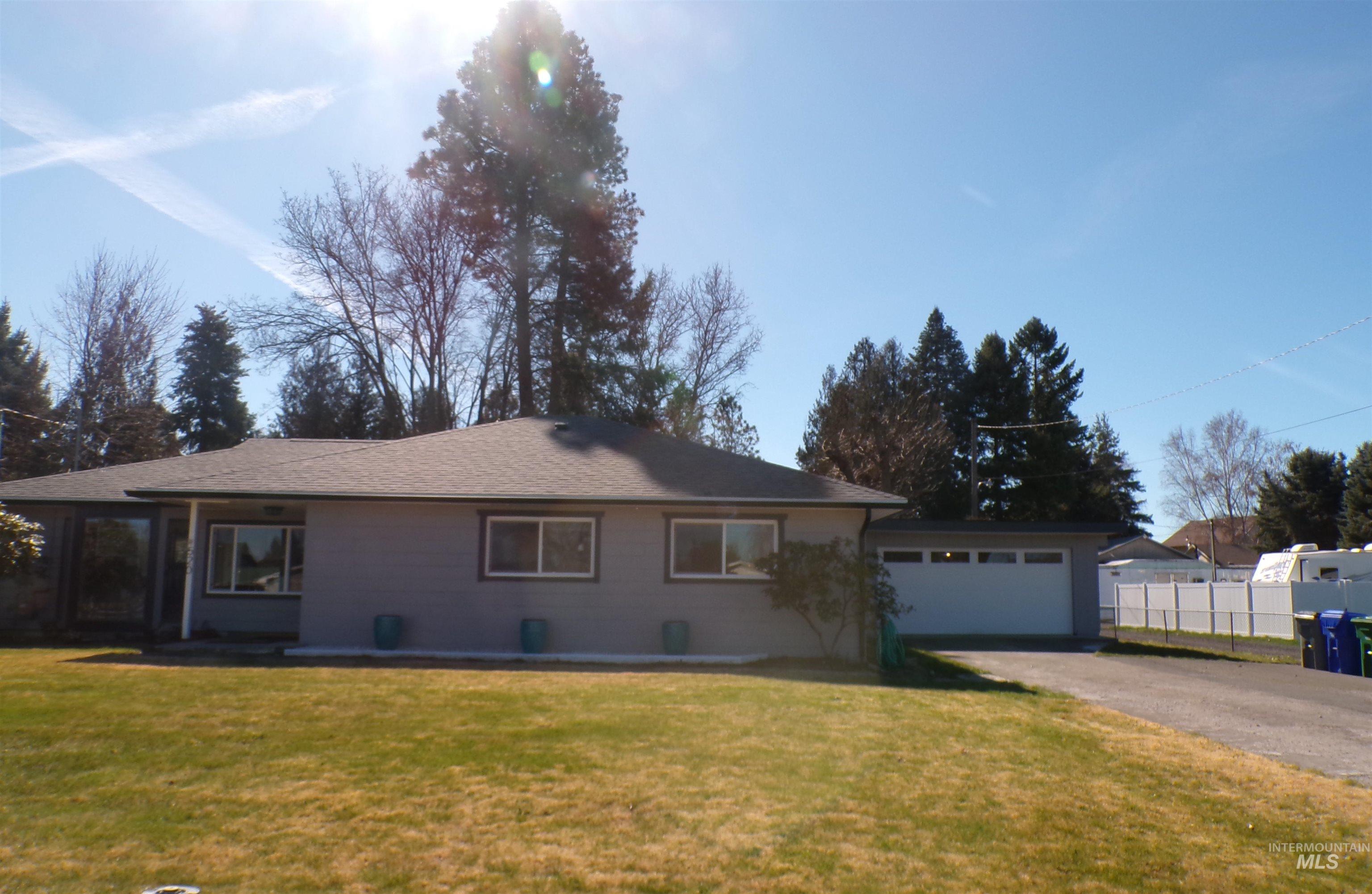 520 Burrell Avenue