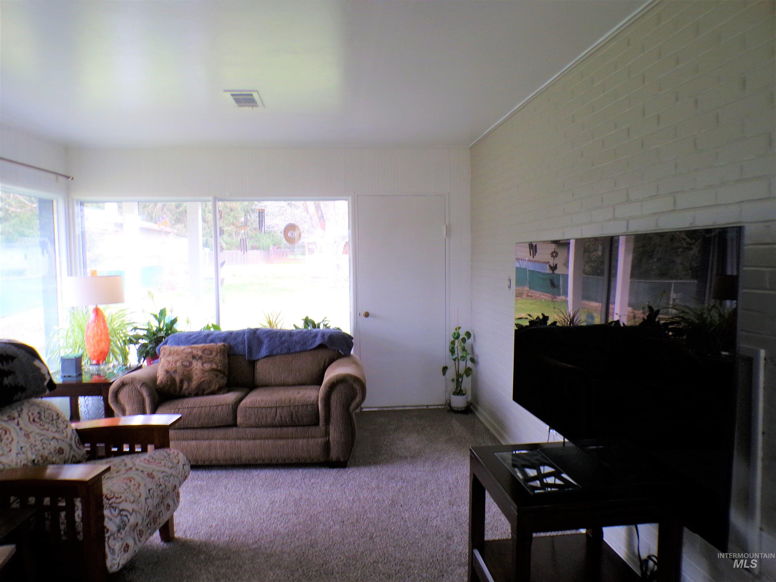 520 Burrell Avenue