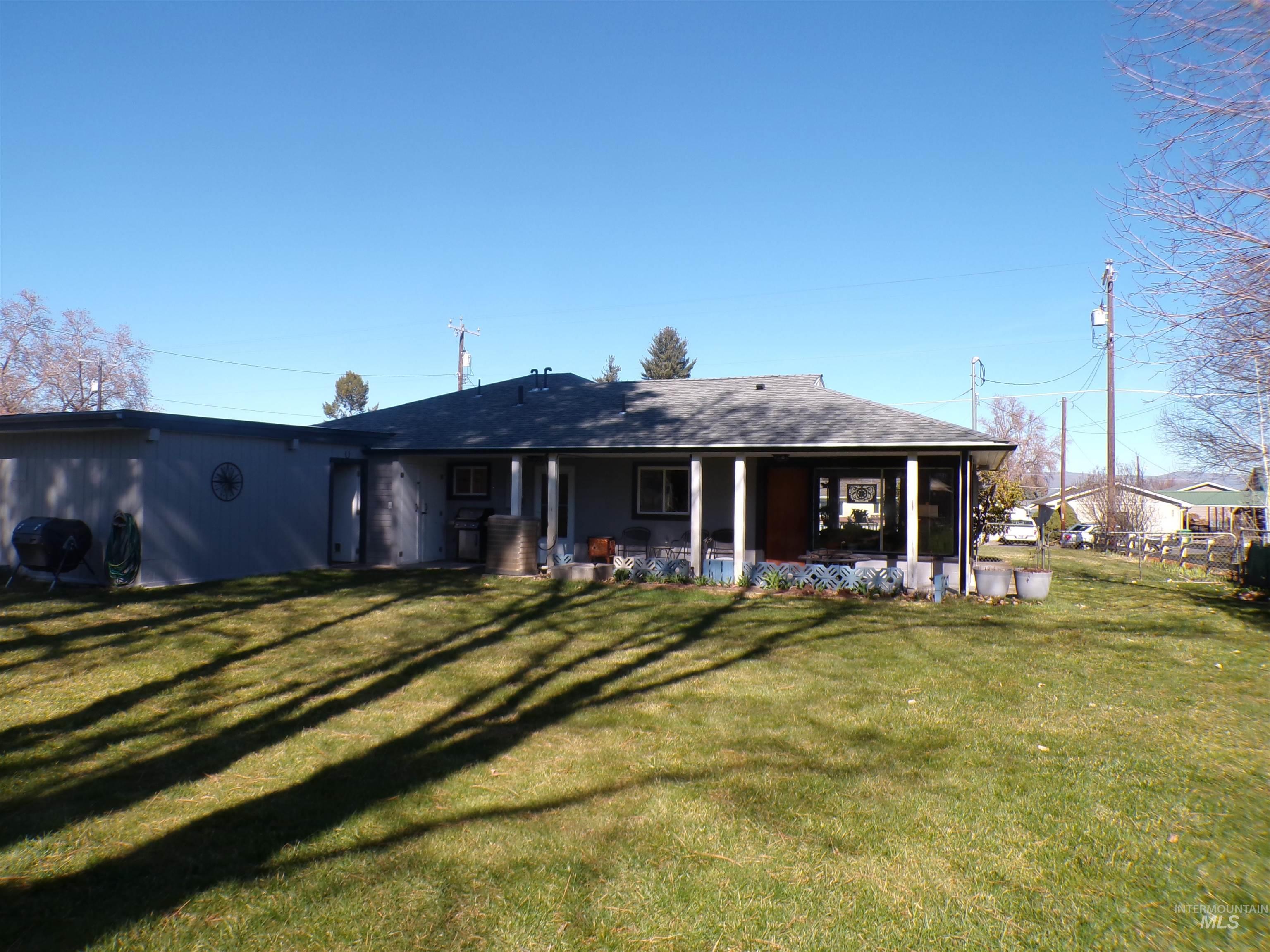 520 Burrell Avenue
