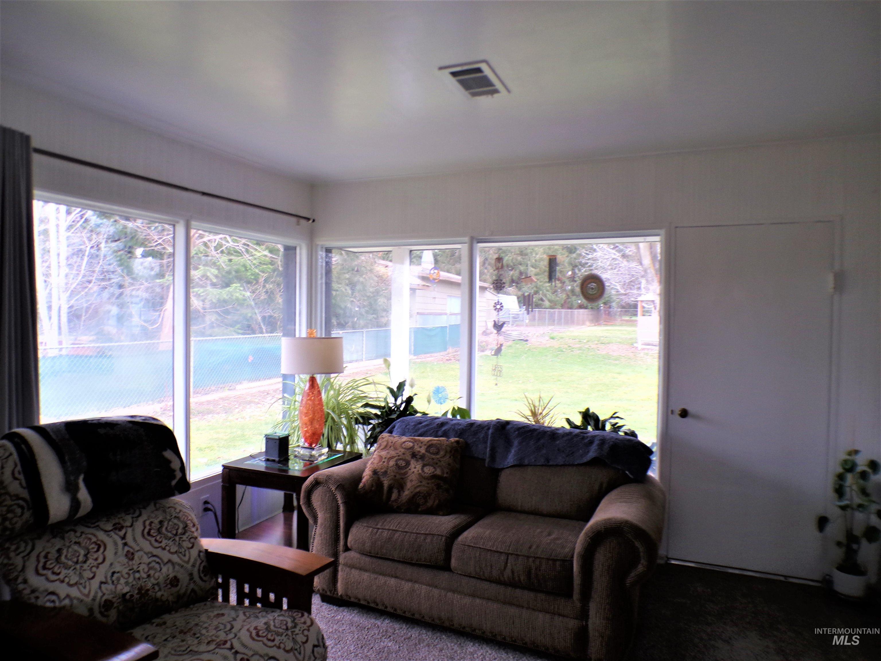 520 Burrell Avenue