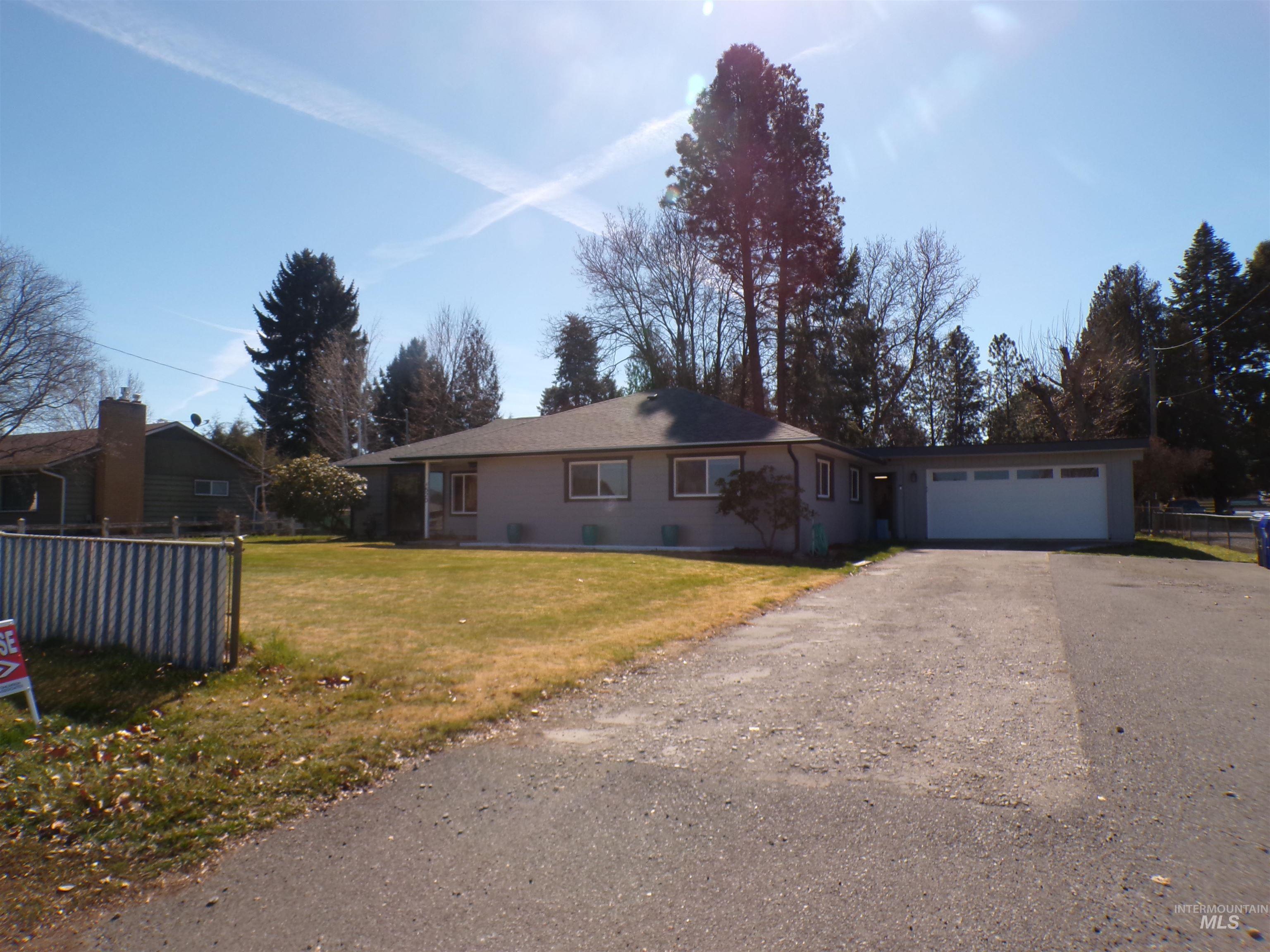 520 Burrell Avenue