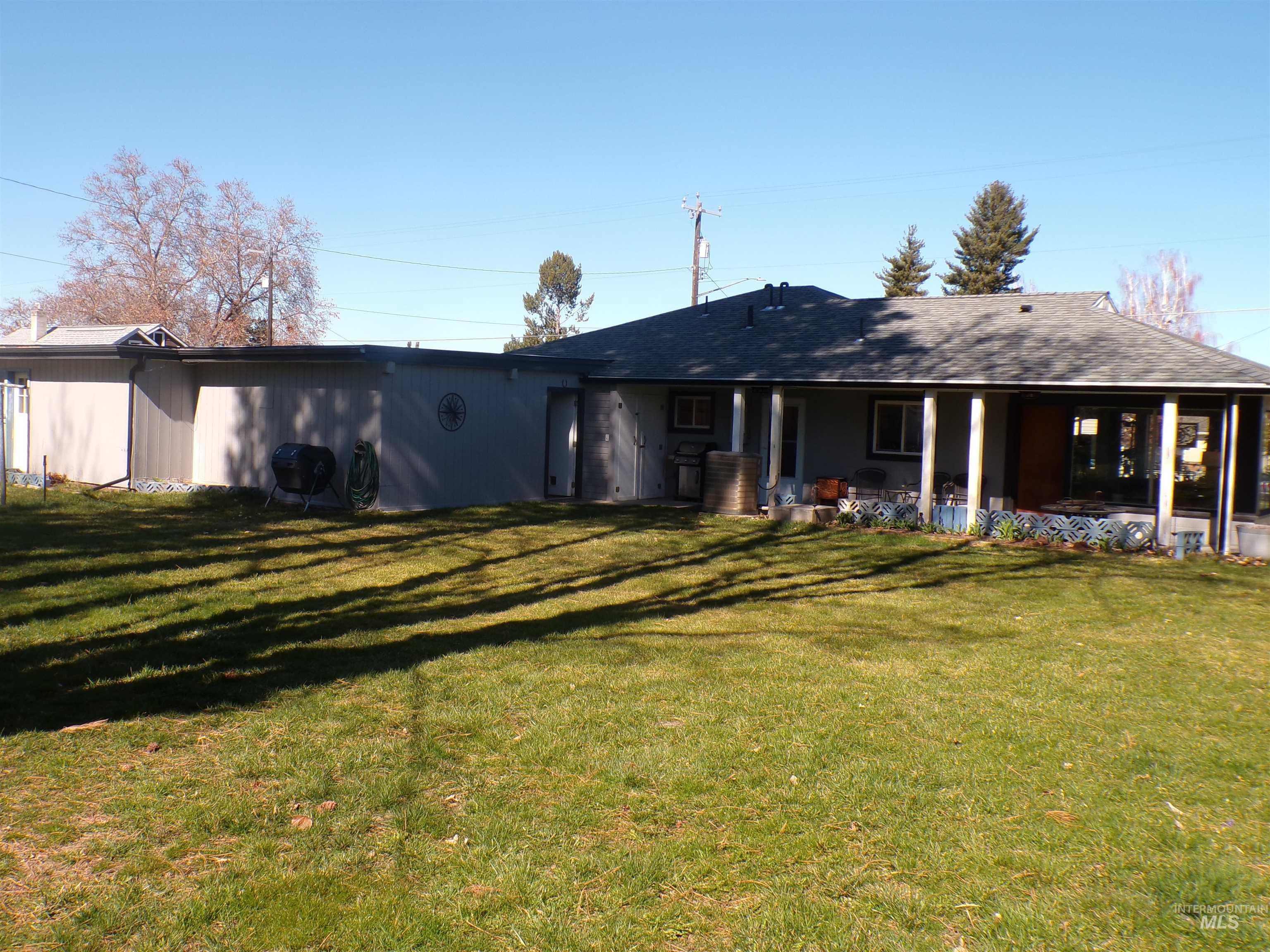 520 Burrell Avenue