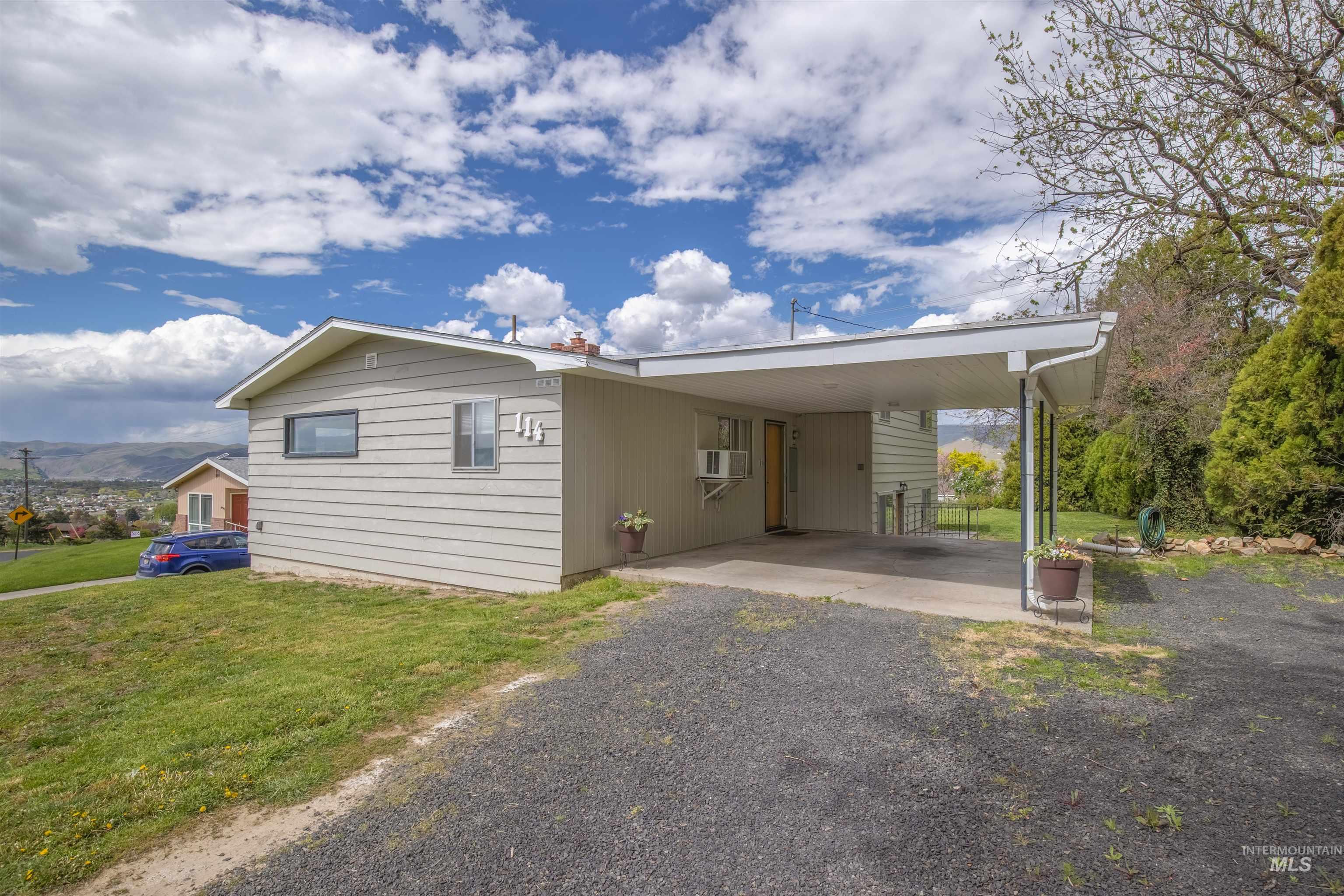 114 Hillcrest Road