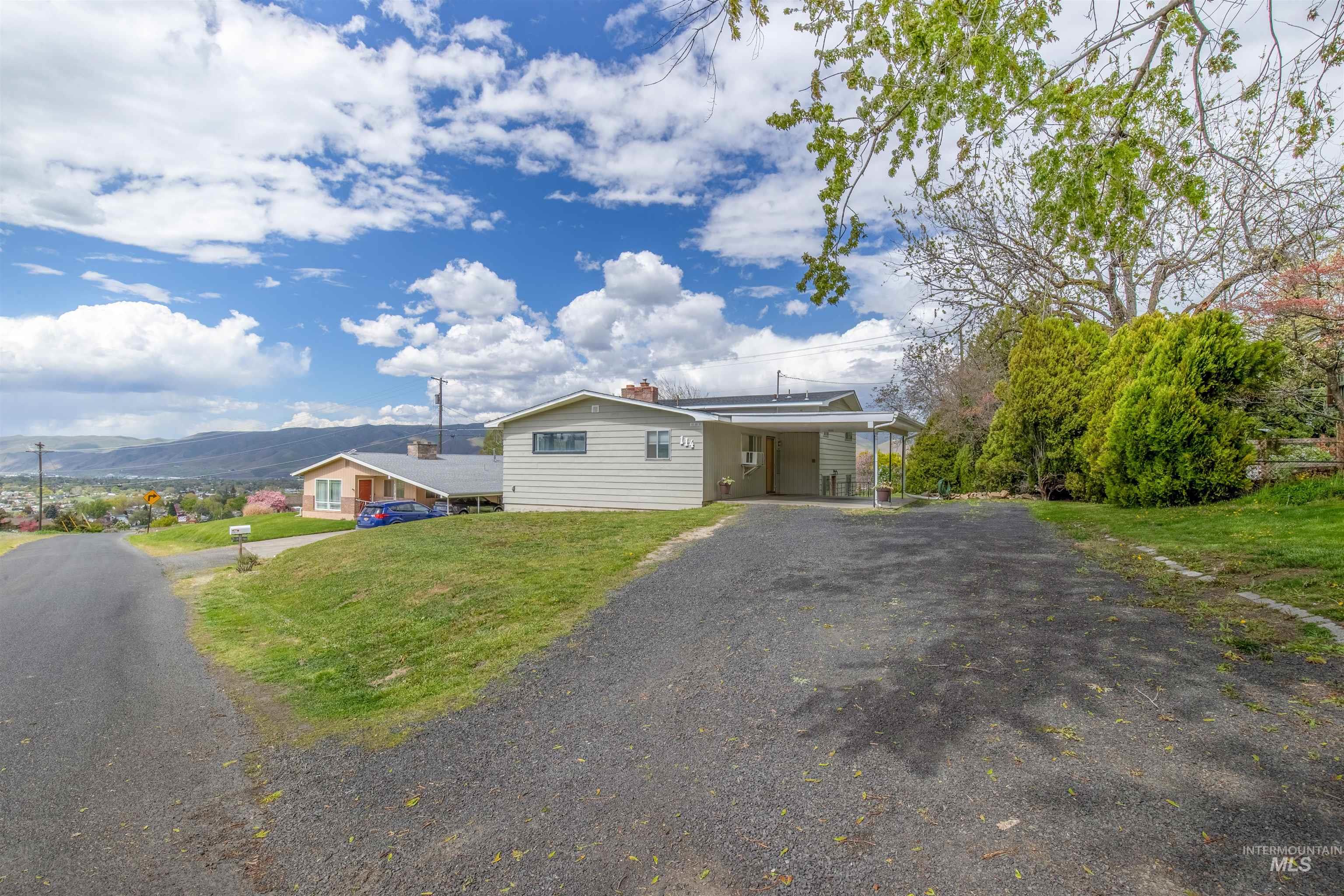 114 Hillcrest Road