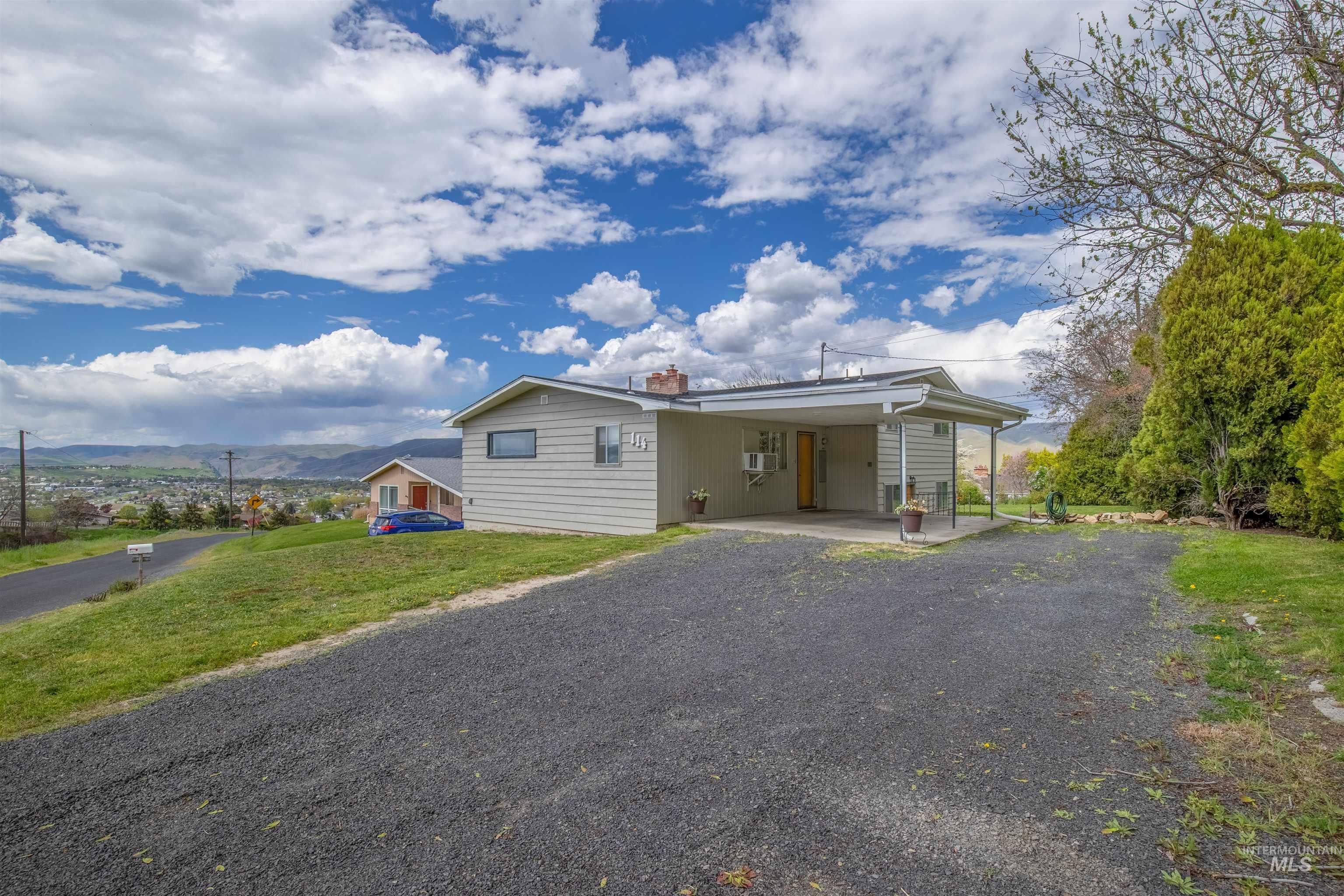 114 Hillcrest Road