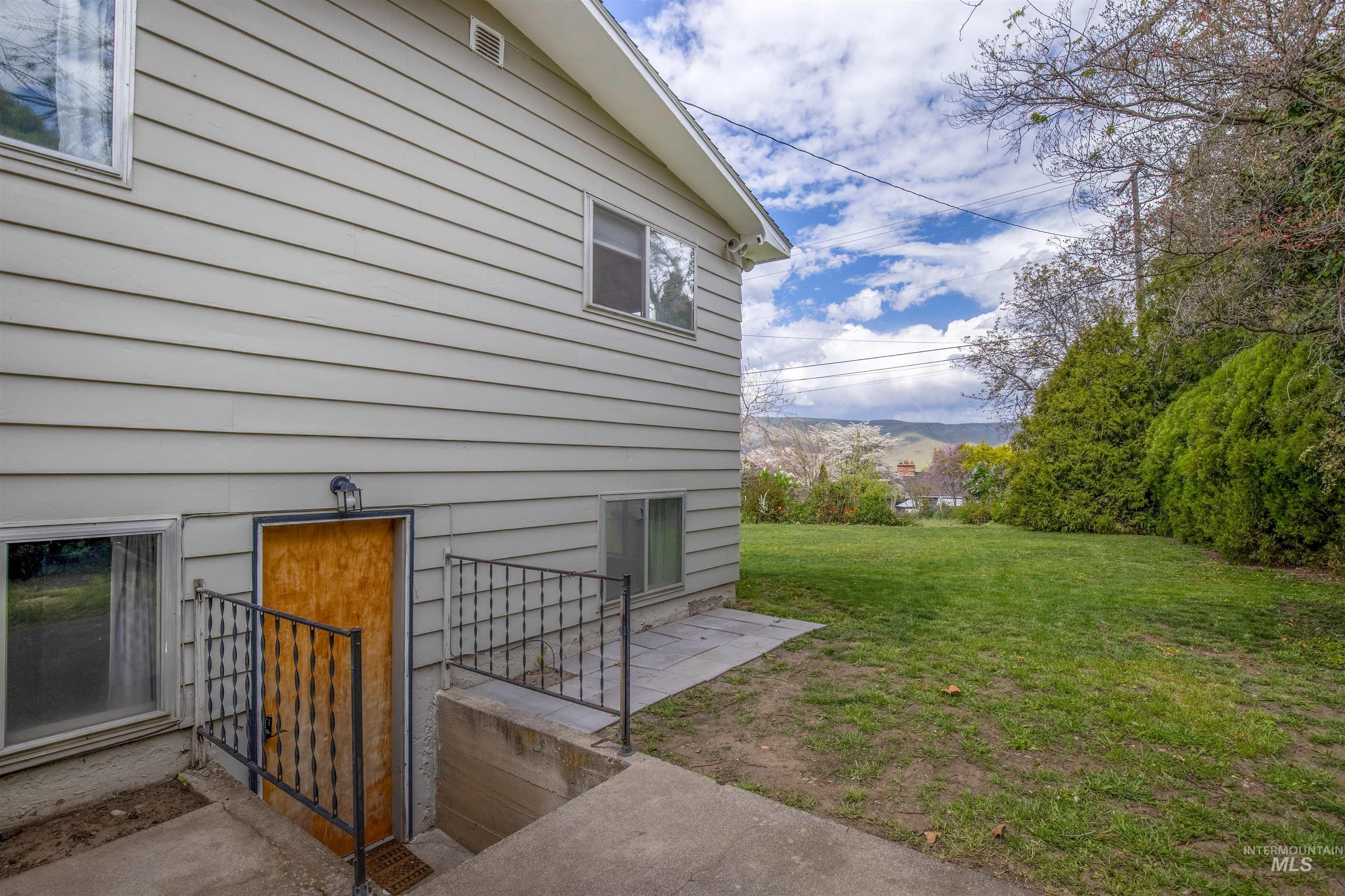 114 Hillcrest Road