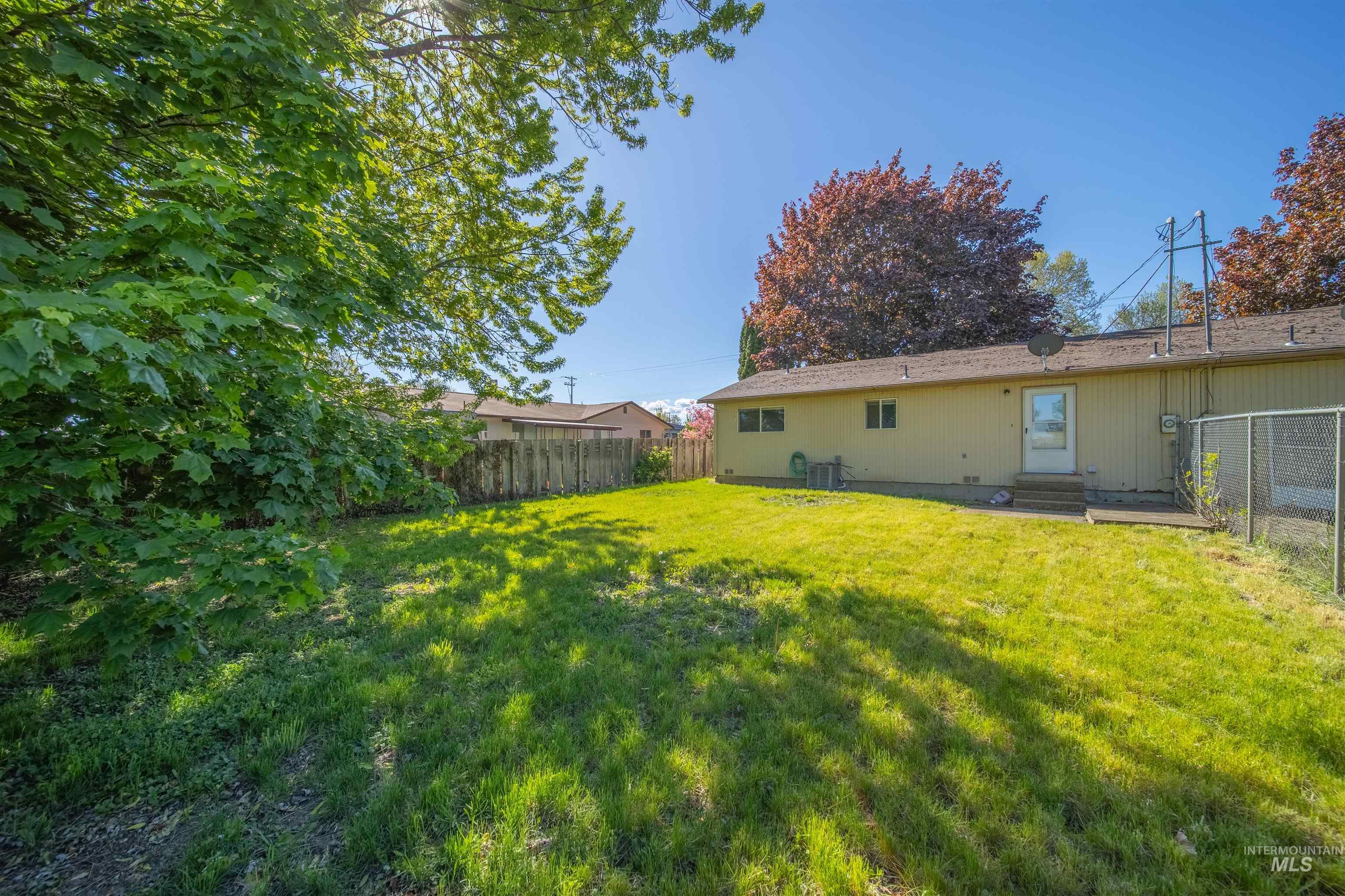 535 & 537 Bryden Ave