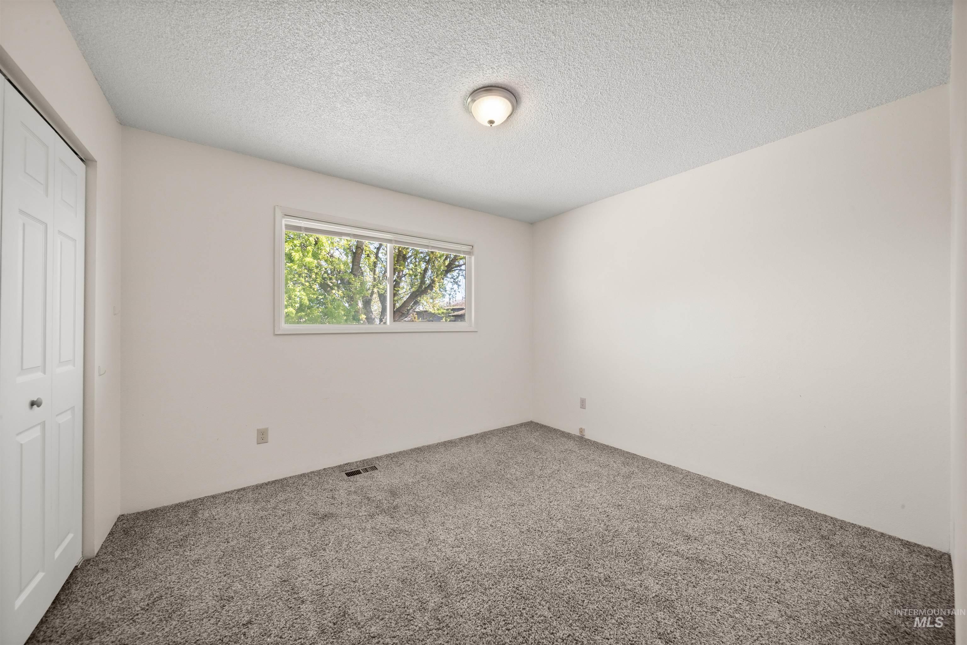 535 & 537 Bryden Ave