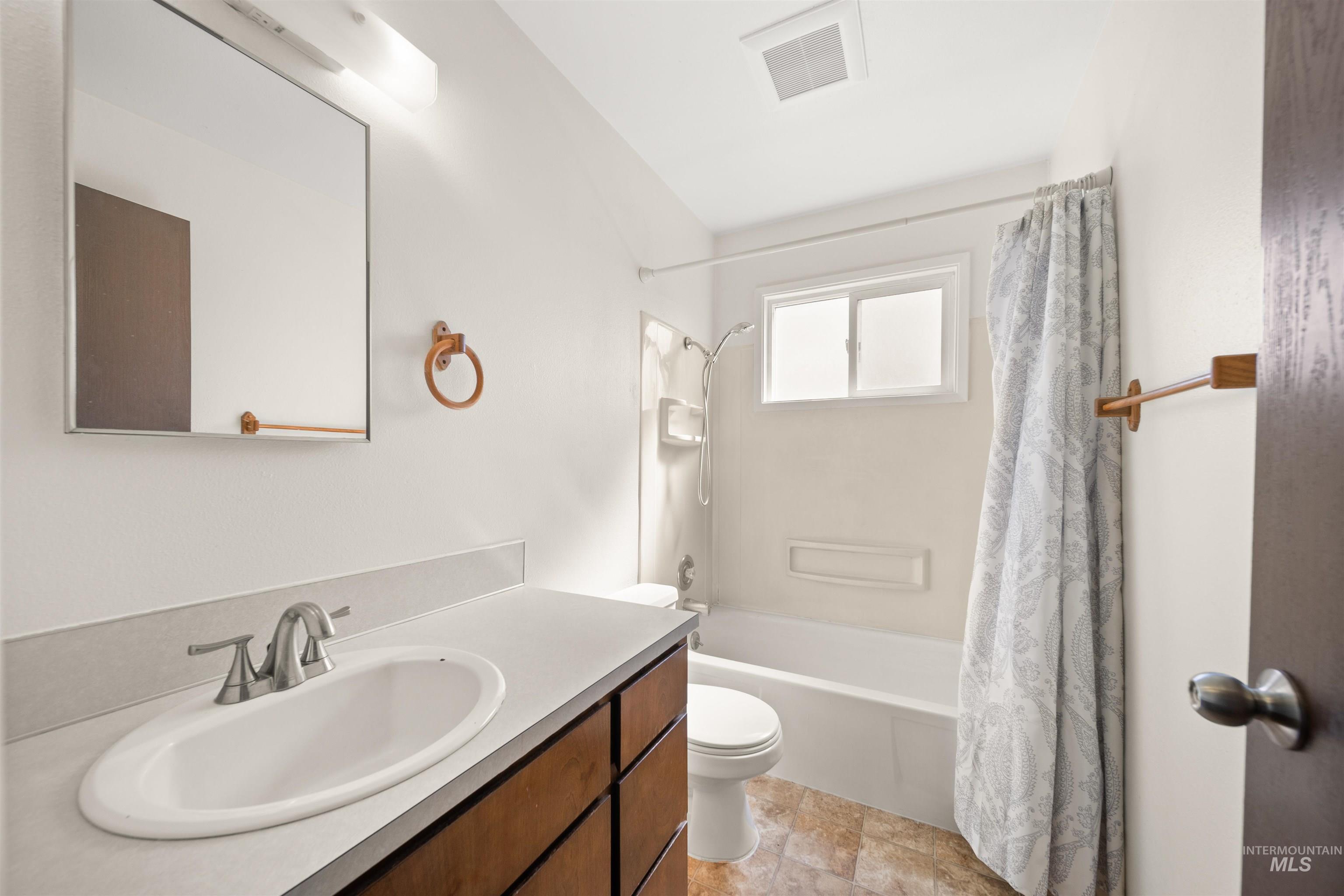 535 & 537 Bryden Ave