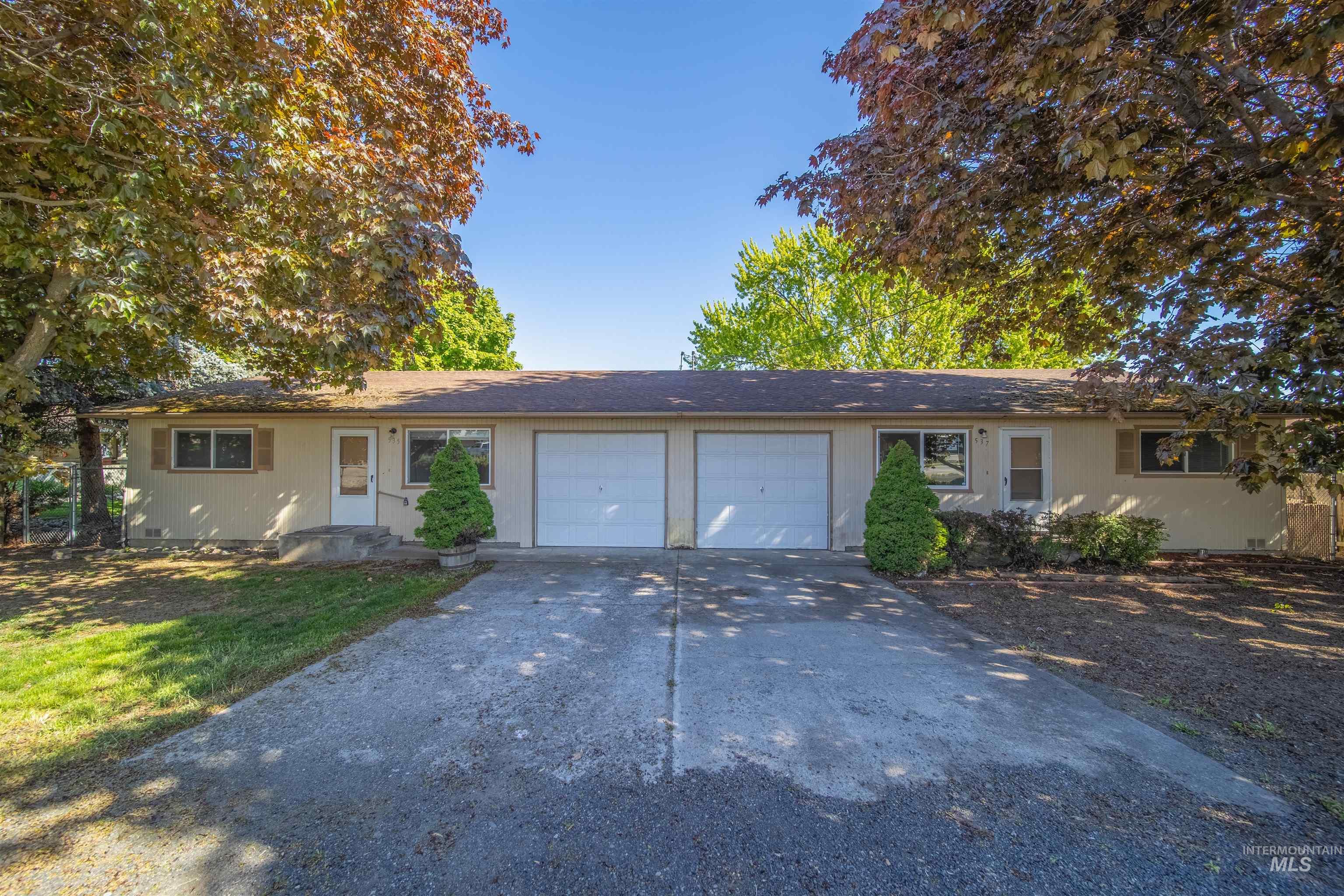535 & 537 Bryden Ave