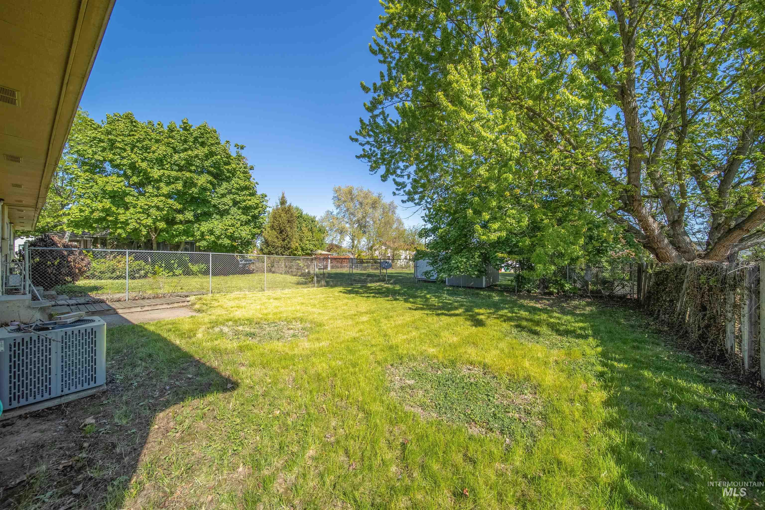 535 & 537 Bryden Ave