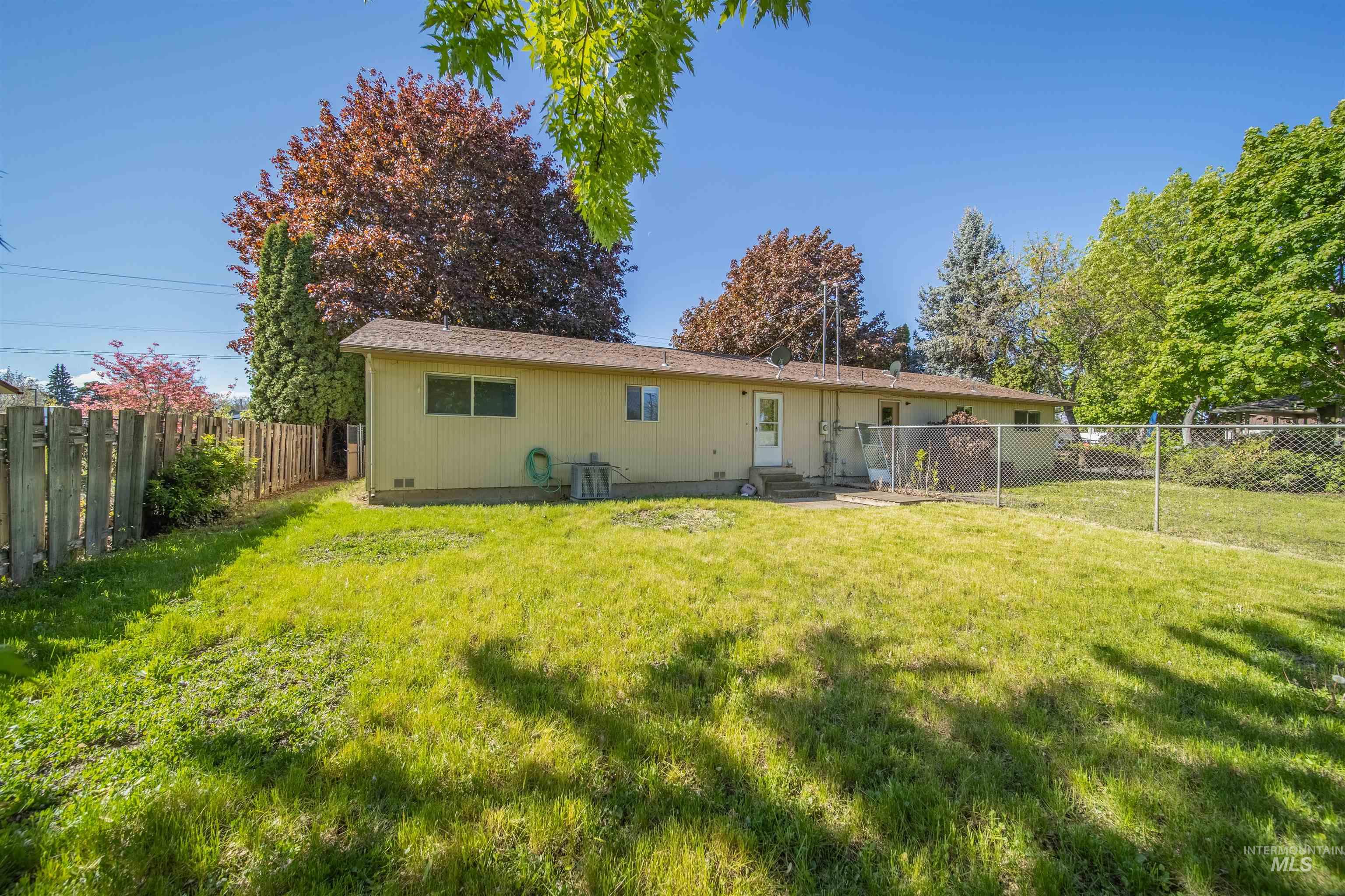 535 & 537 Bryden Ave