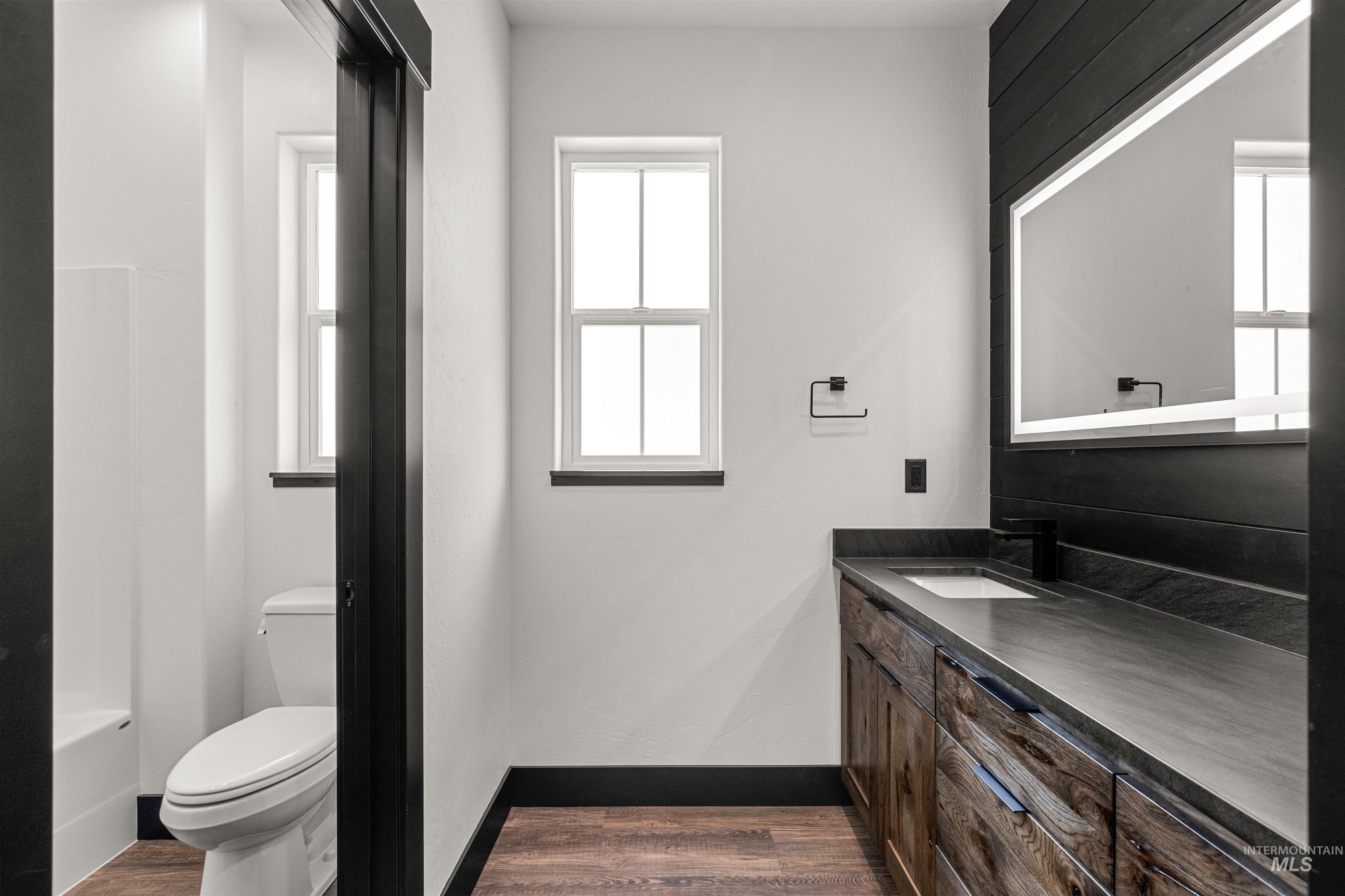 2080 Mountain Vista Ct