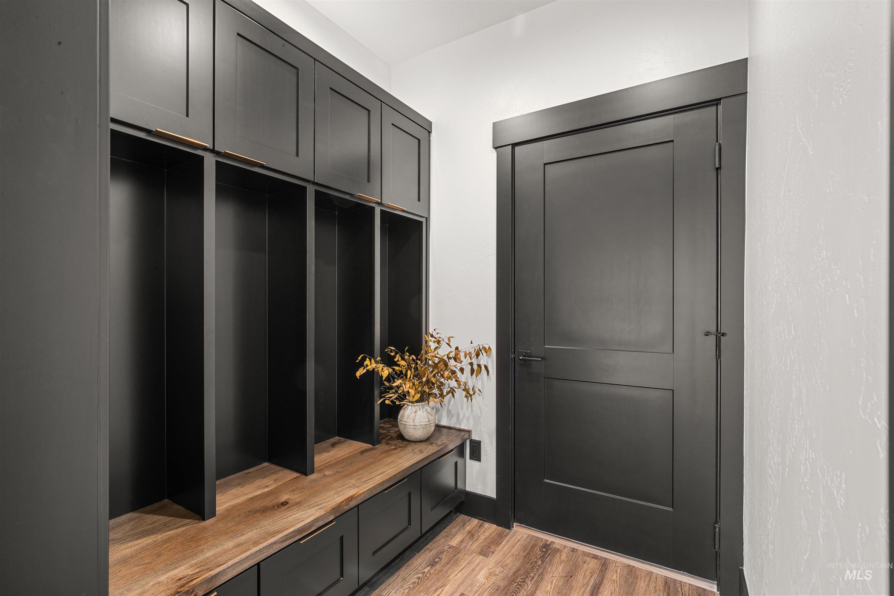 2080 Mountain Vista Ct