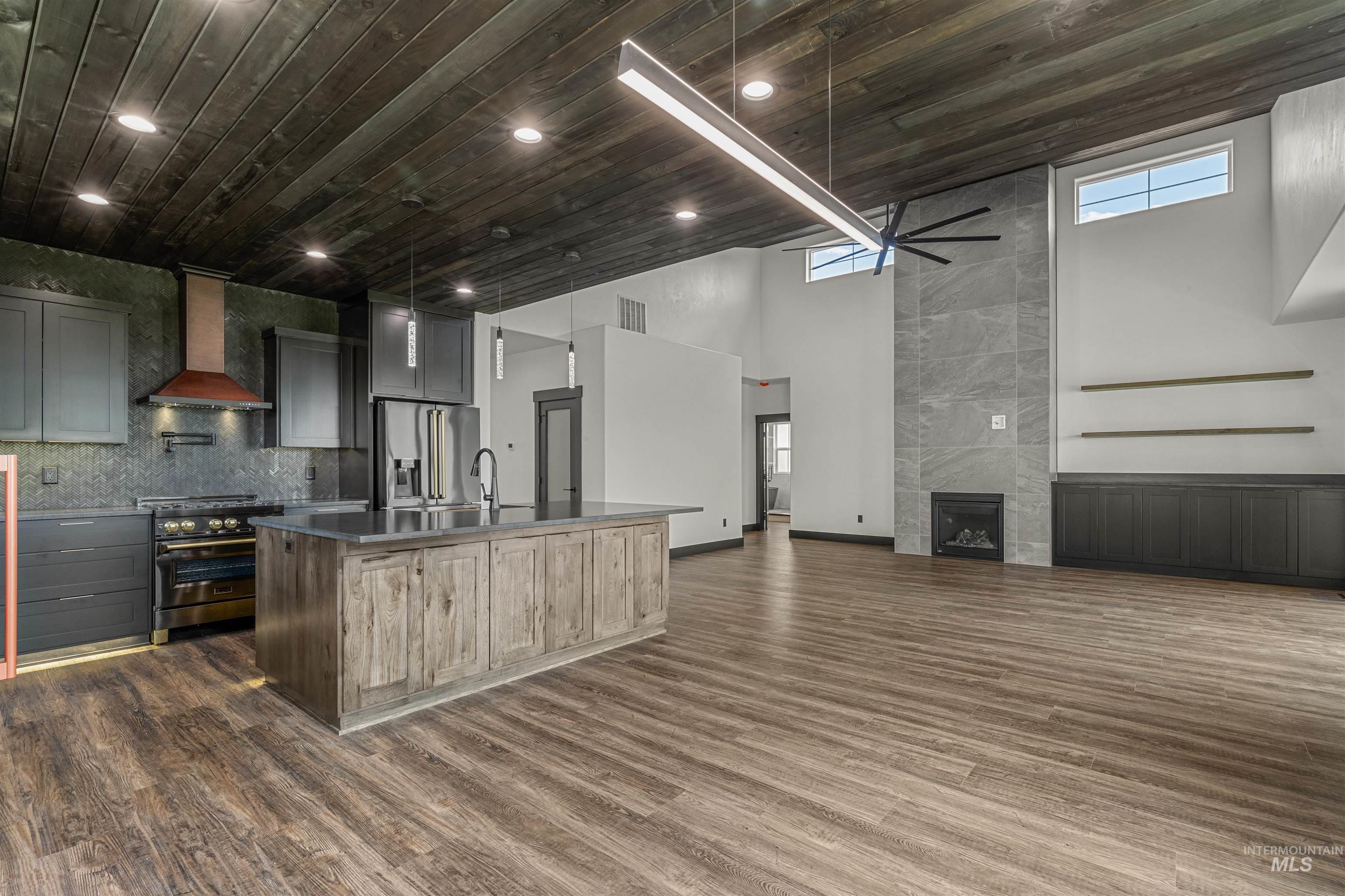 2080 Mountain Vista Ct