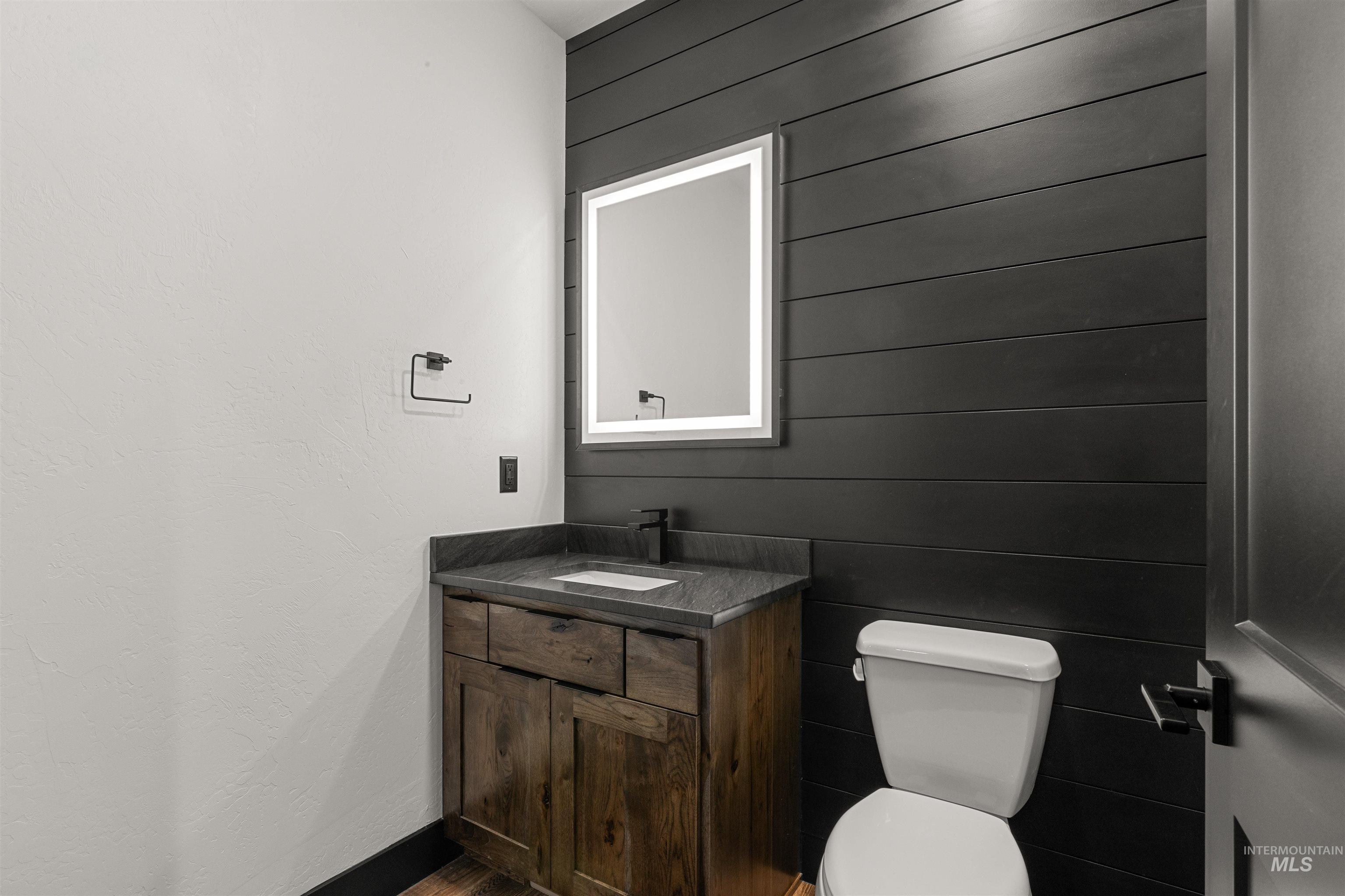 2080 Mountain Vista Ct