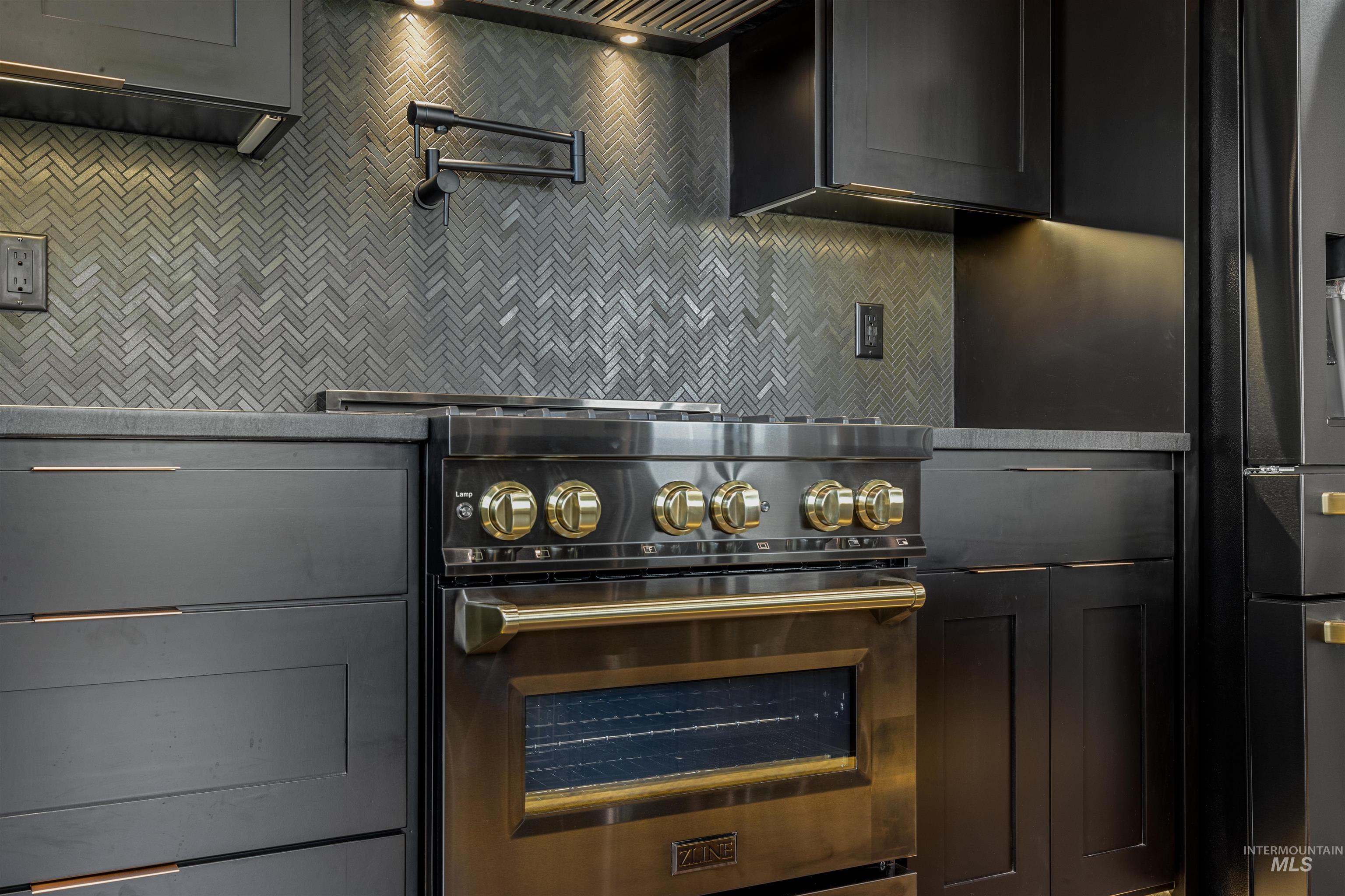 2080 Mountain Vista Ct