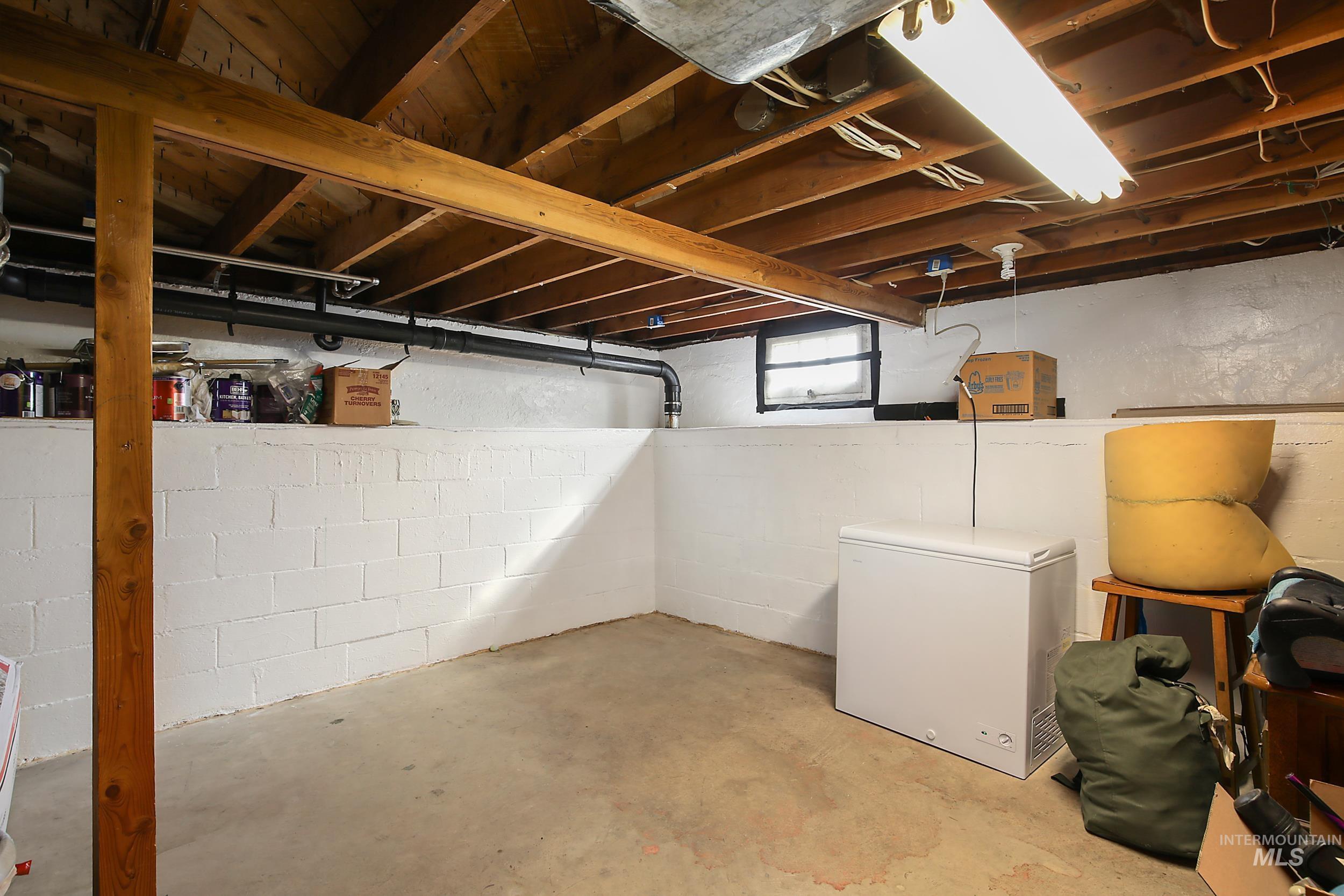 819 Warner Ave.