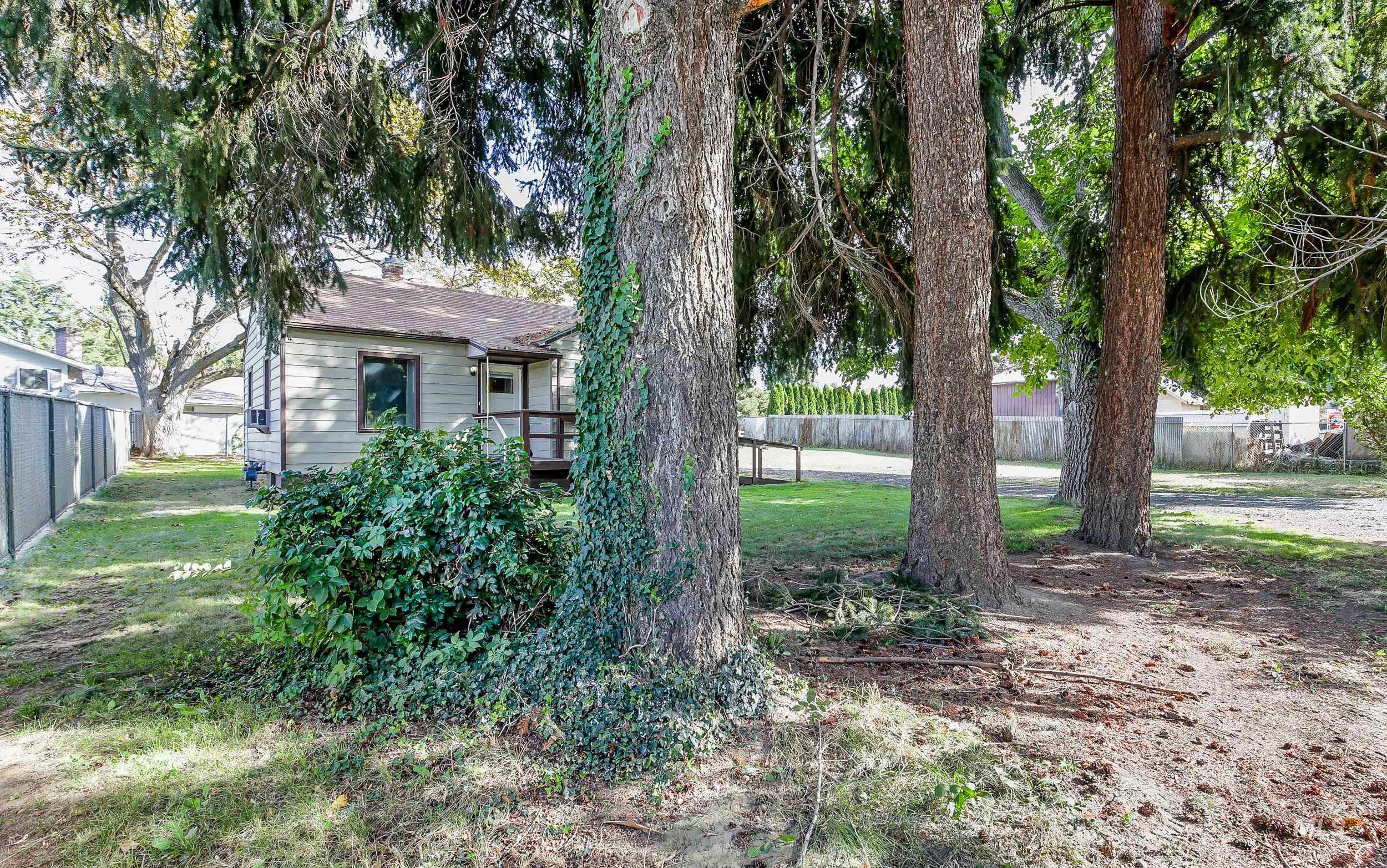 819 Warner Ave.