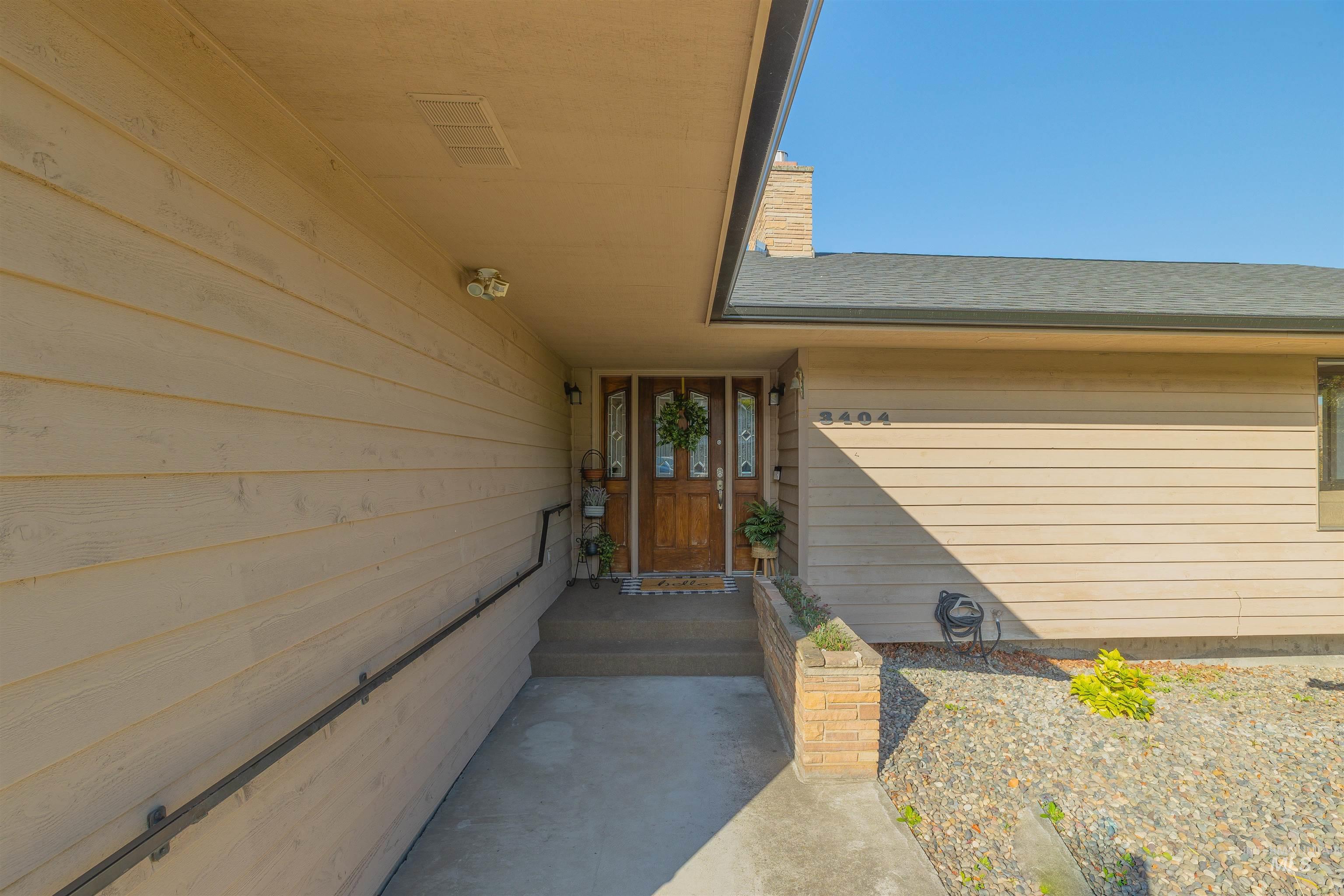 3404 Meadowlark Dr.