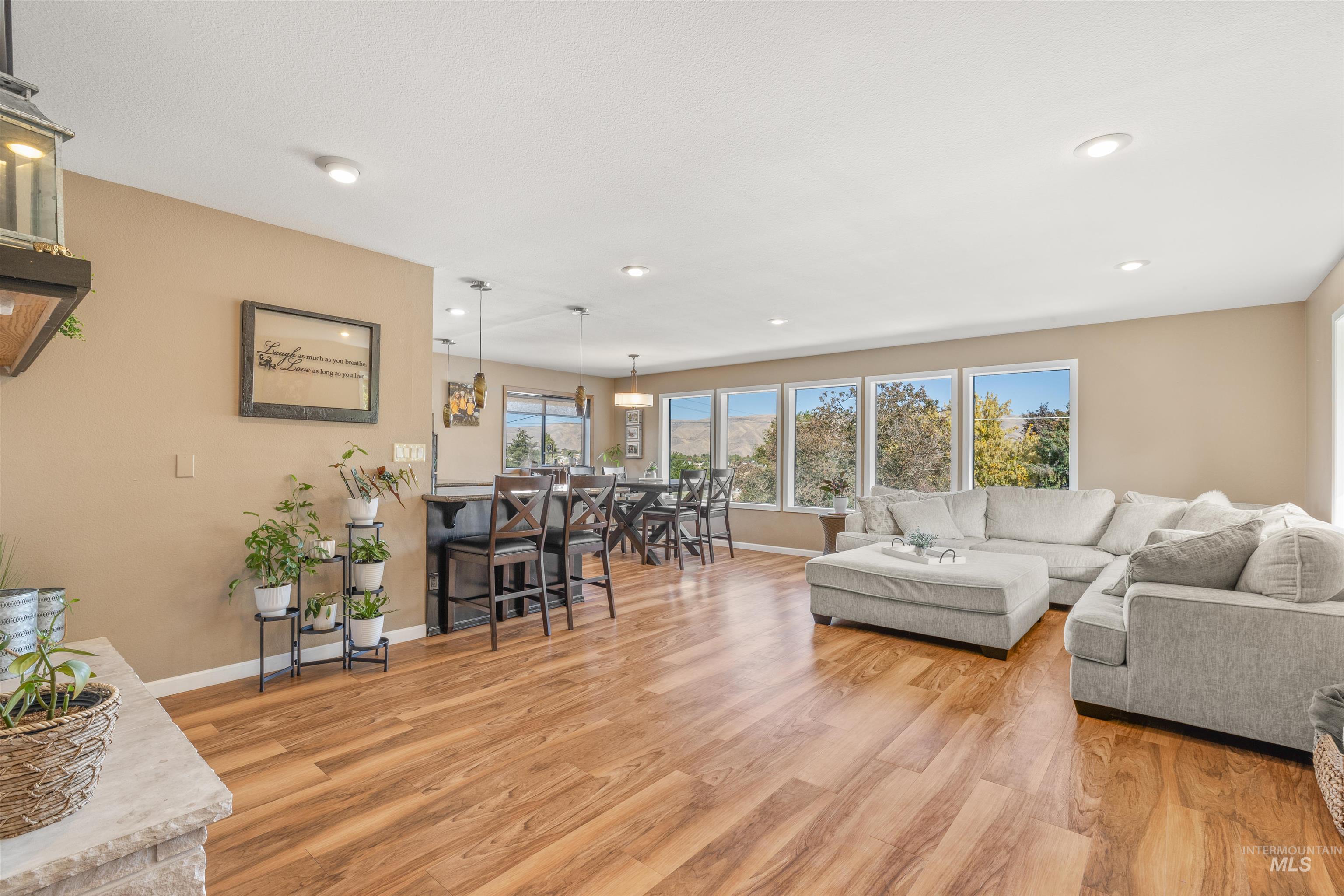3404 Meadowlark Dr.