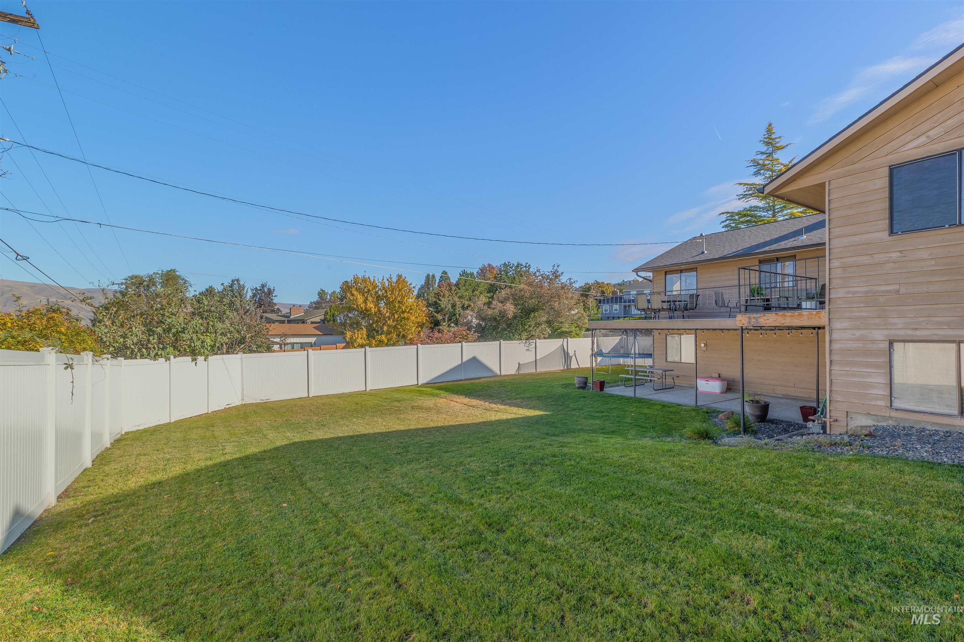 3404 Meadowlark Dr.