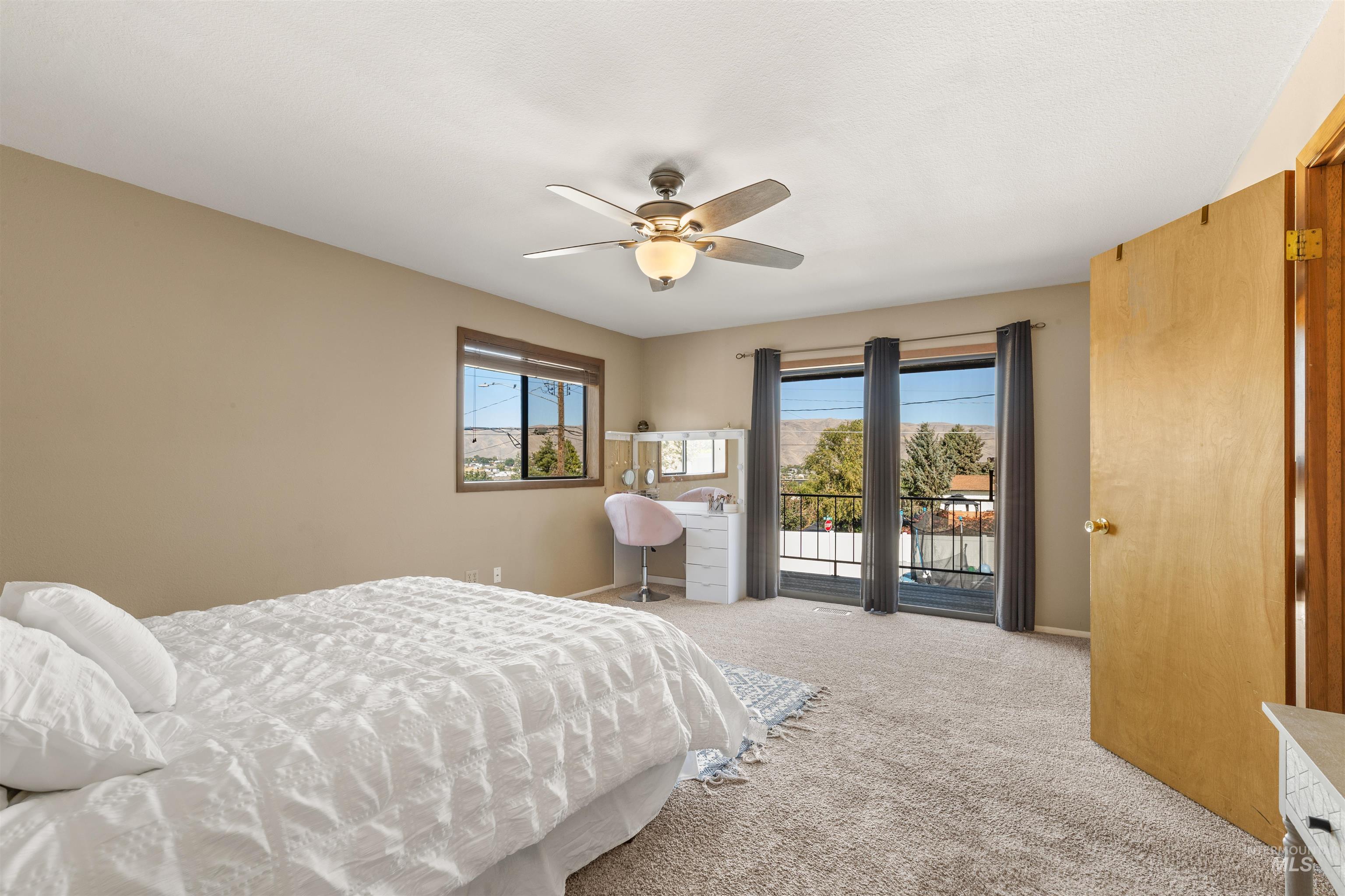 3404 Meadowlark Dr.
