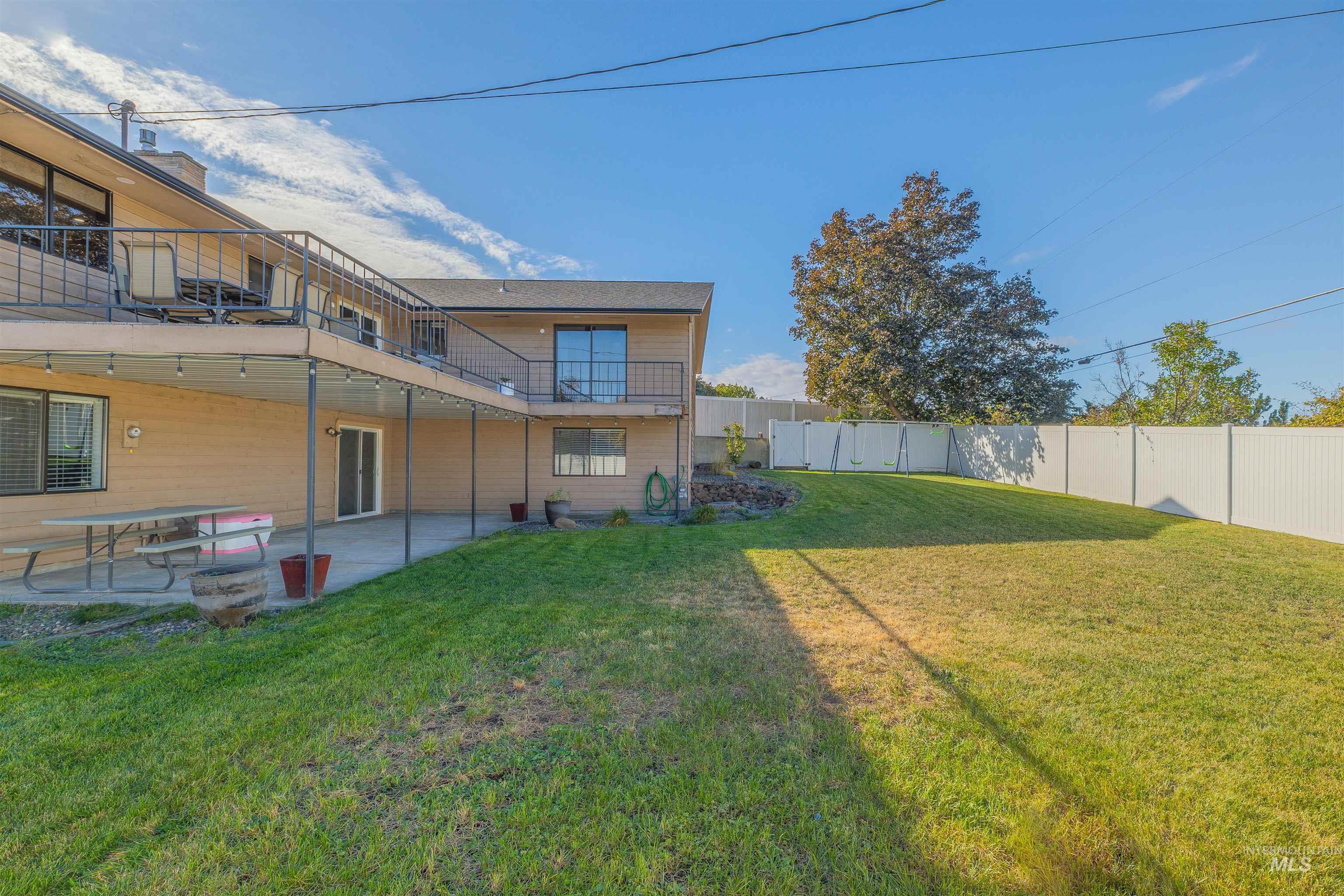 3404 Meadowlark Dr.