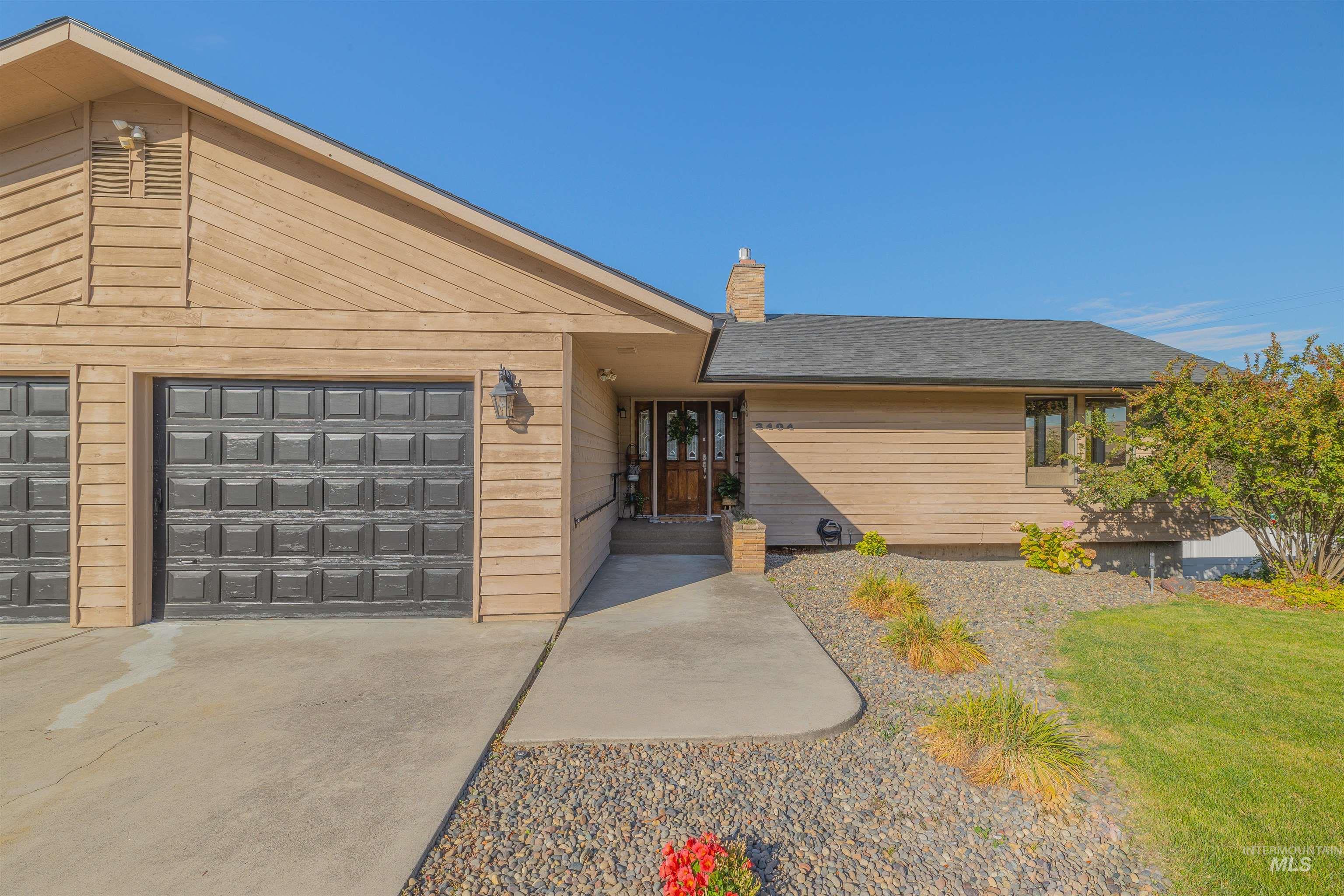 3404 Meadowlark Dr.